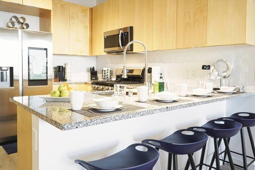 Loft Lv8 ※ Elegant Urban Oasis in Downtown Vegas view 5