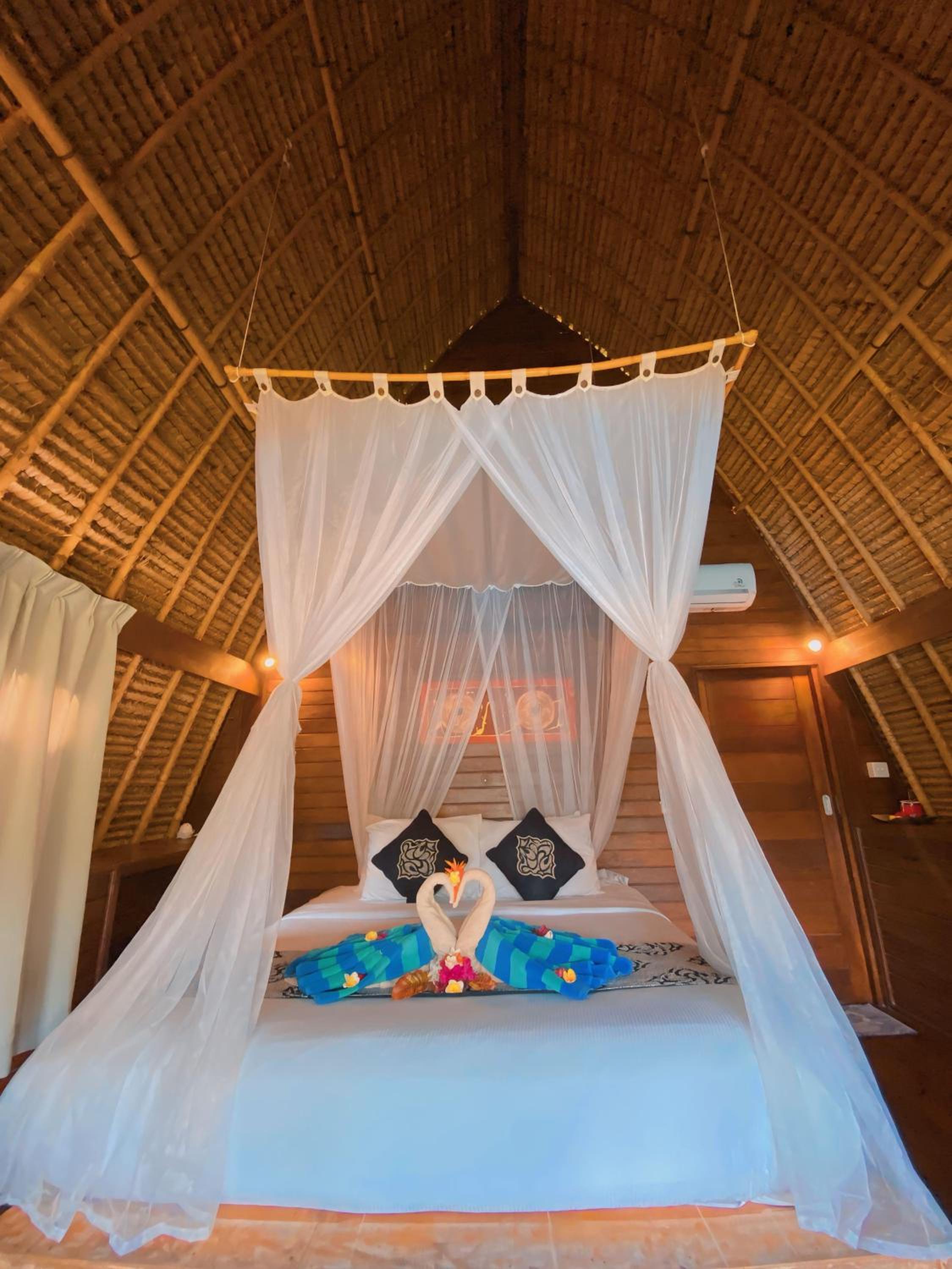 Harta Lembongan Villas