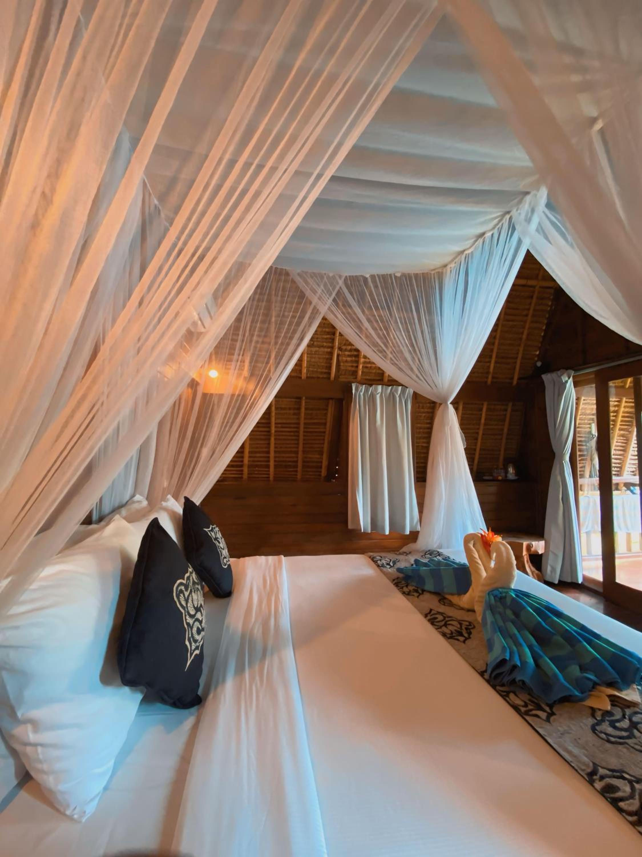 Harta Lembongan Villas