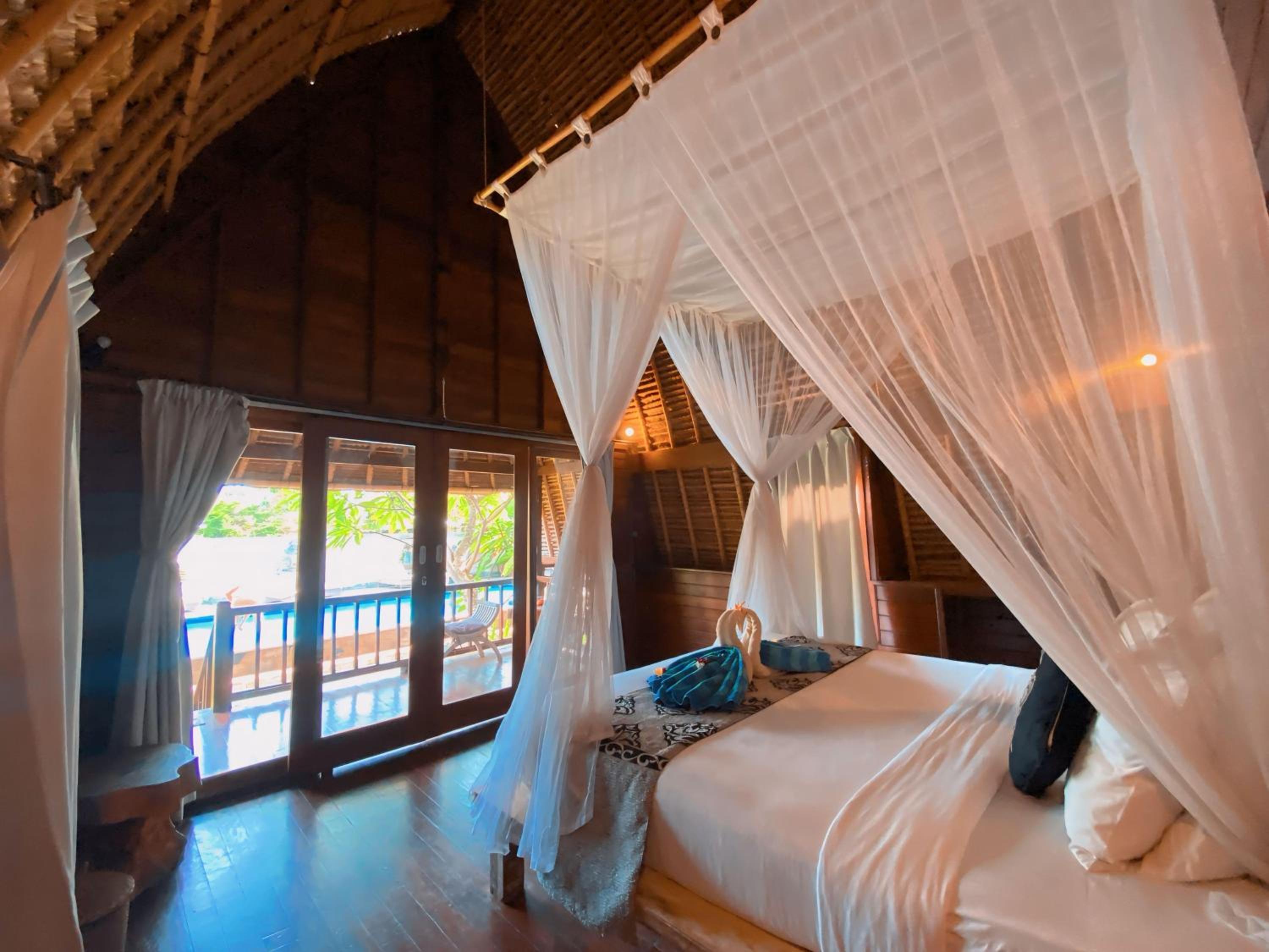 Harta Lembongan Villas