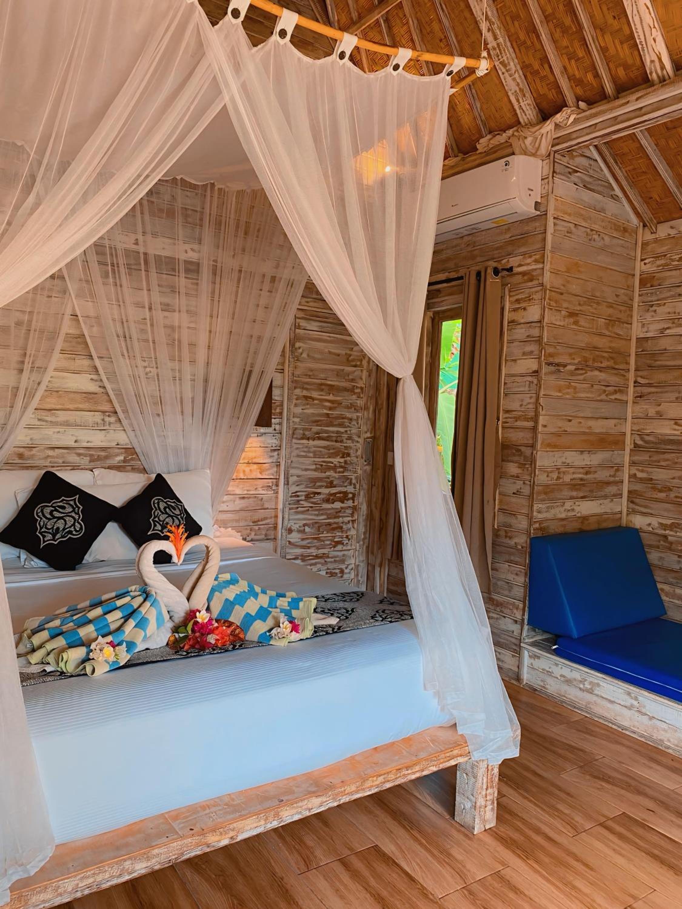 Harta Lembongan Villas