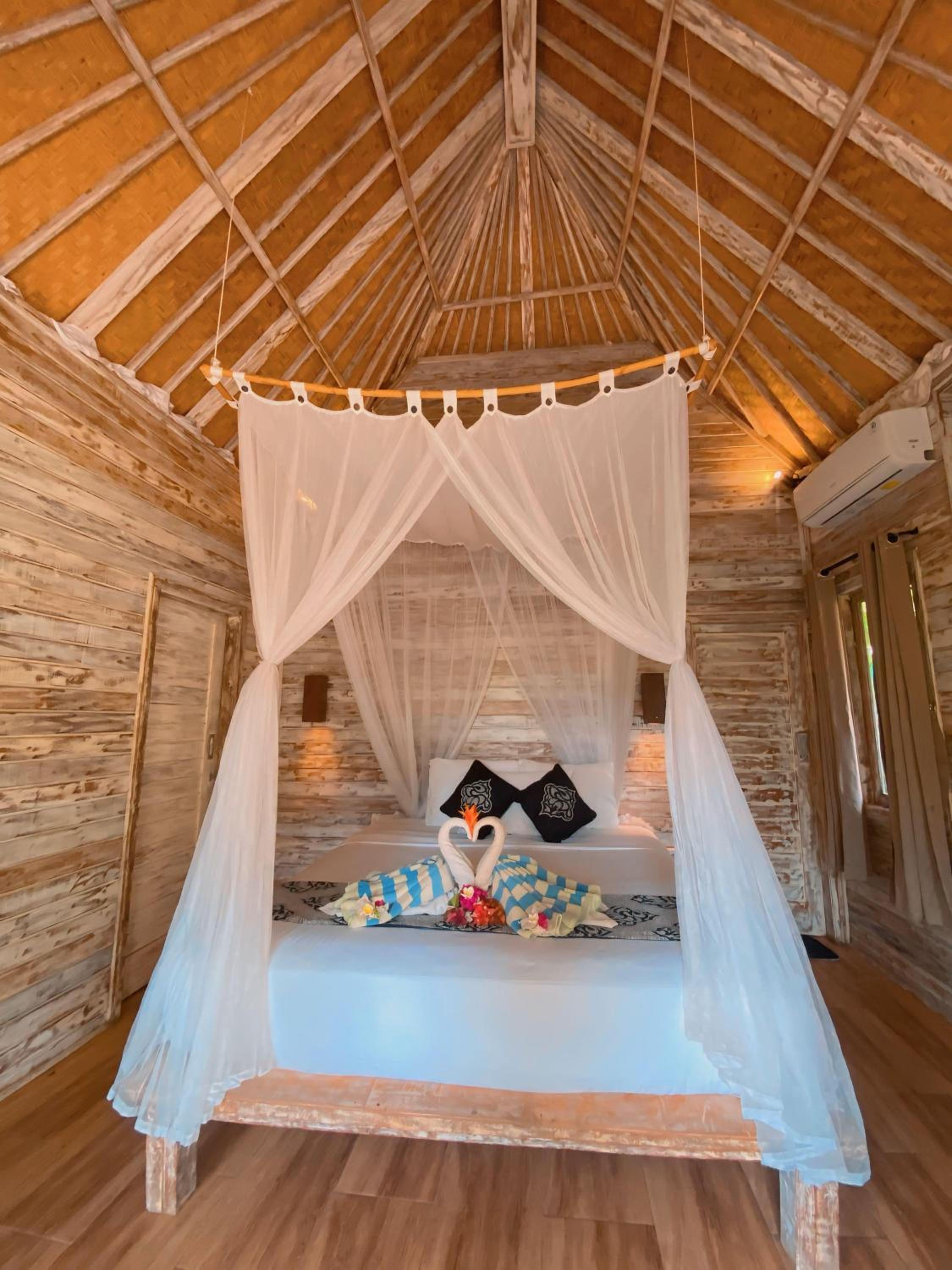 Harta Lembongan Villas
