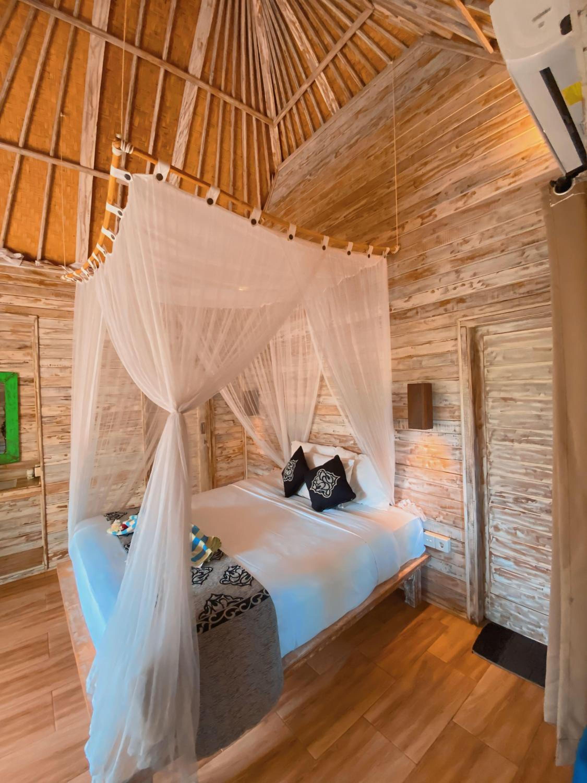 Harta Lembongan Villas