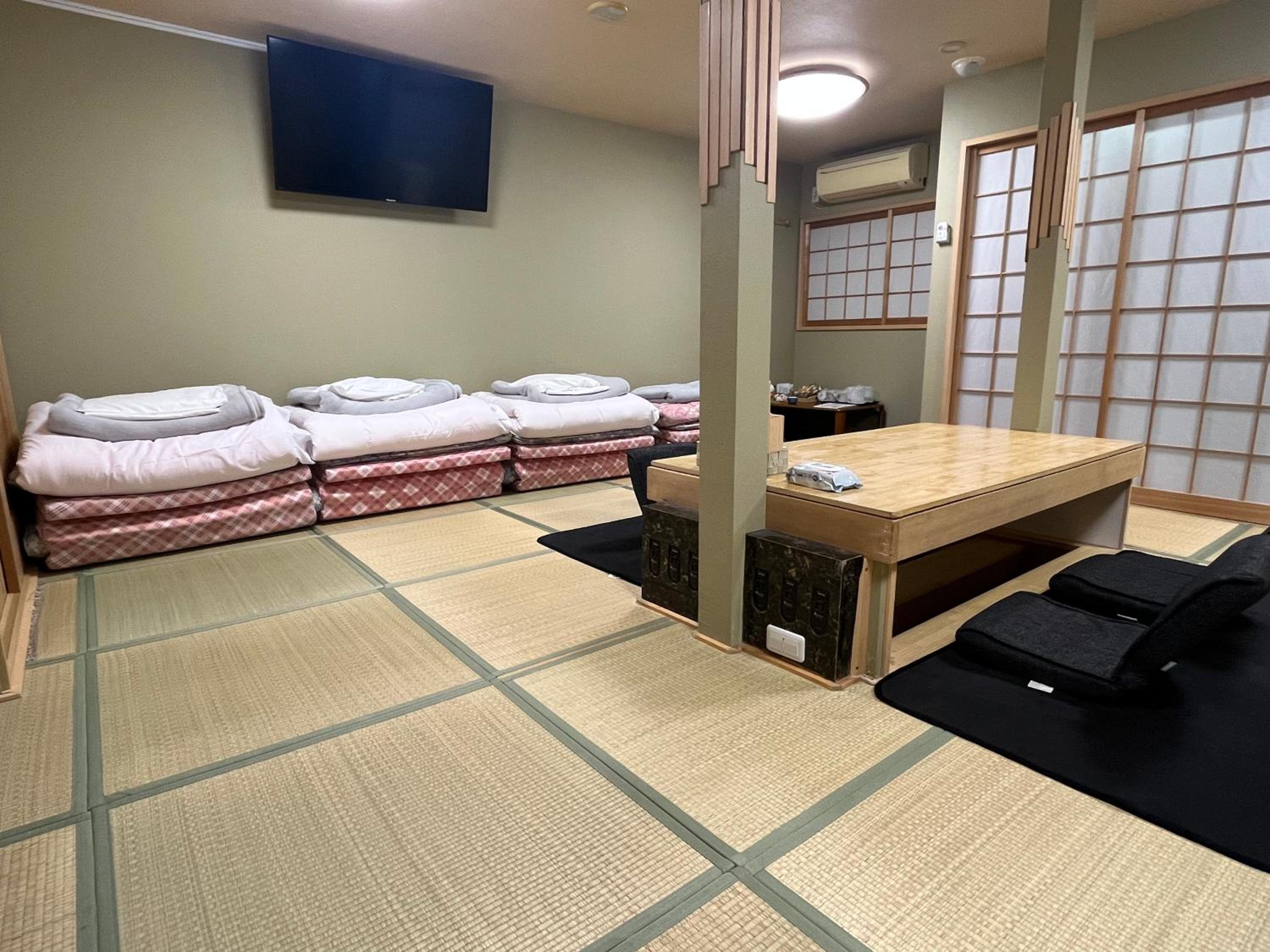 Local Japanese Stay & Sake Experience Namba area
