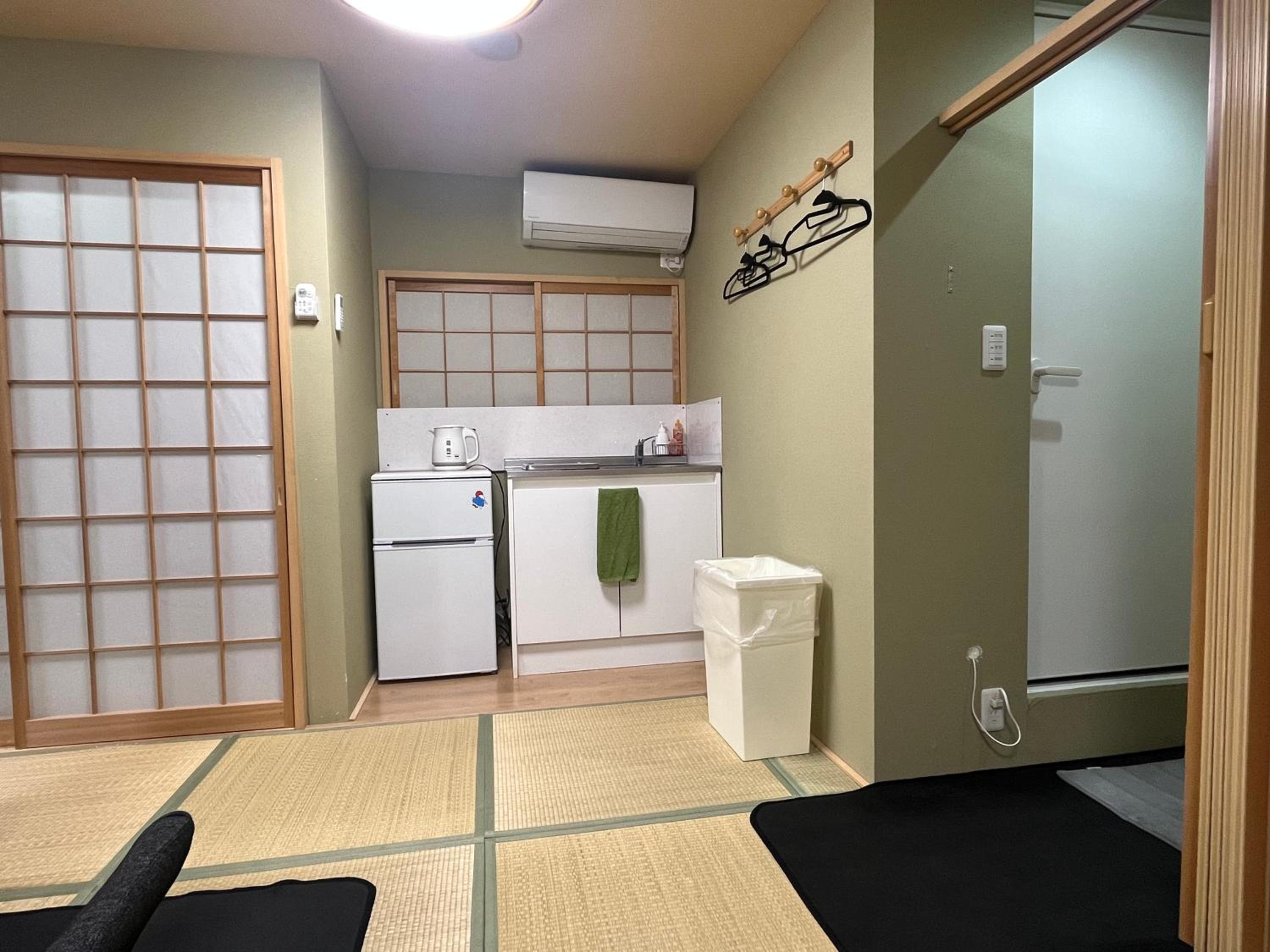Local Japanese Stay & Sake Experience Namba area