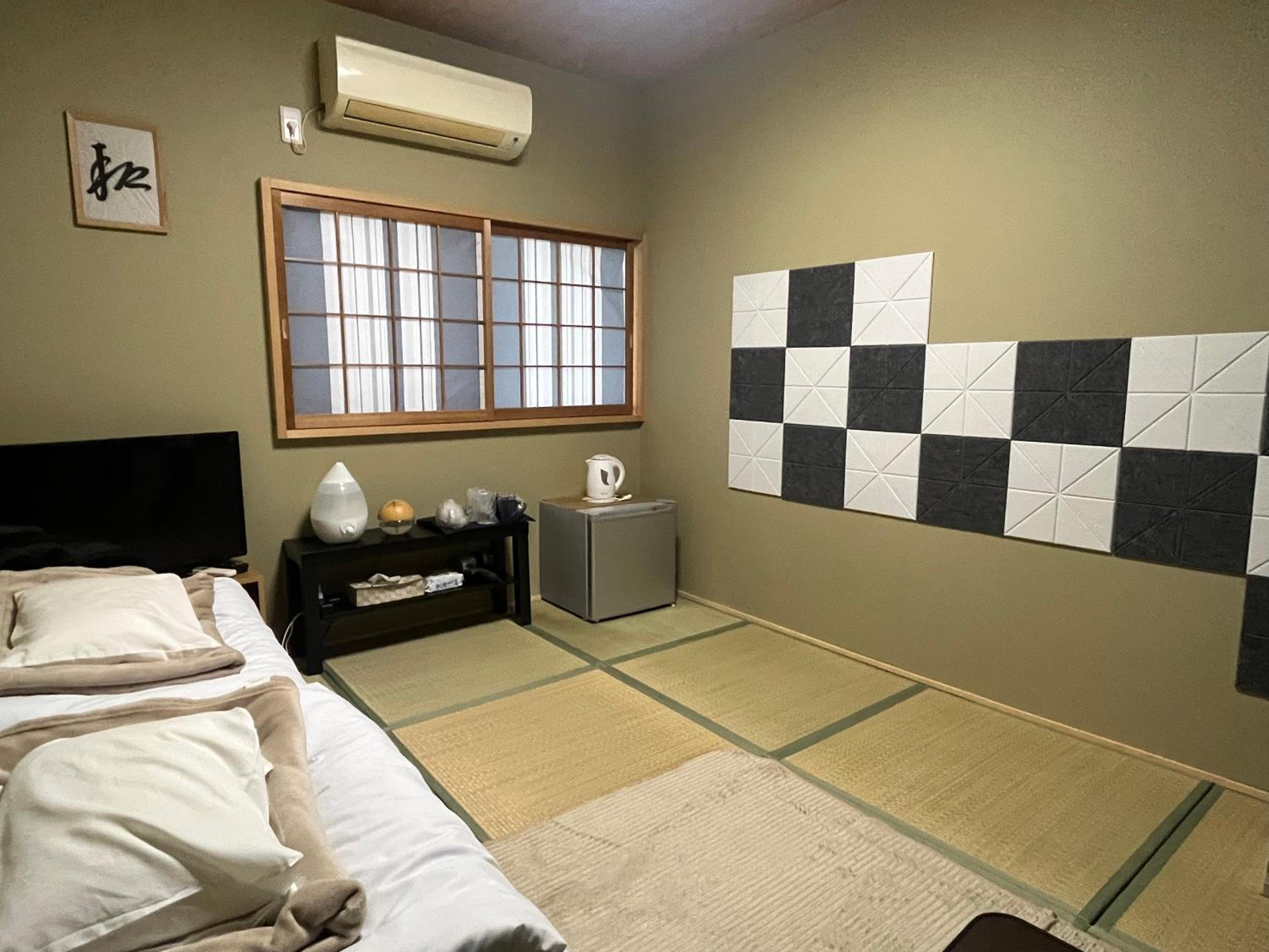 Local Japanese Stay & Sake Experience Namba area
