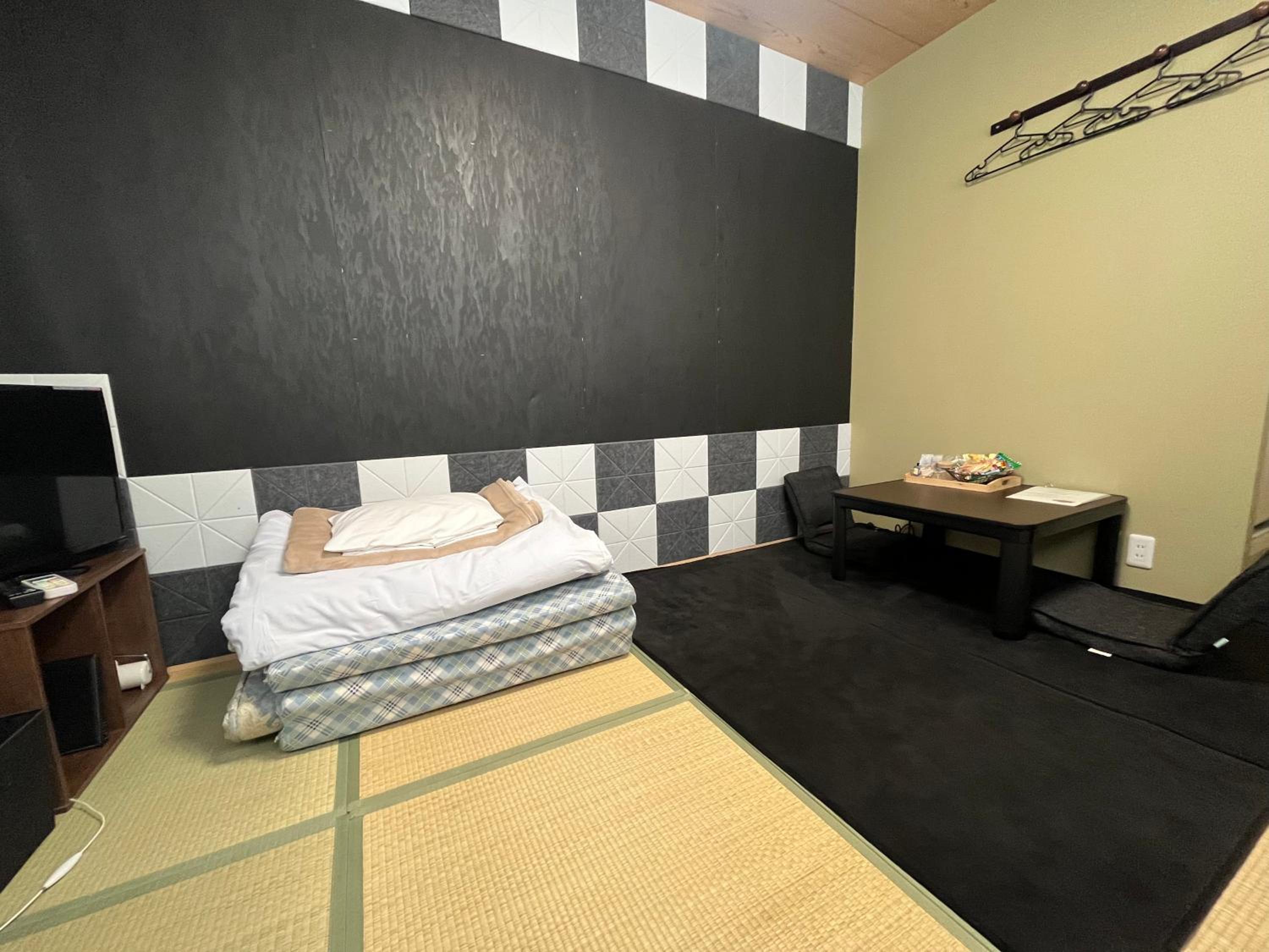 Local Japanese Stay & Sake Experience Namba area