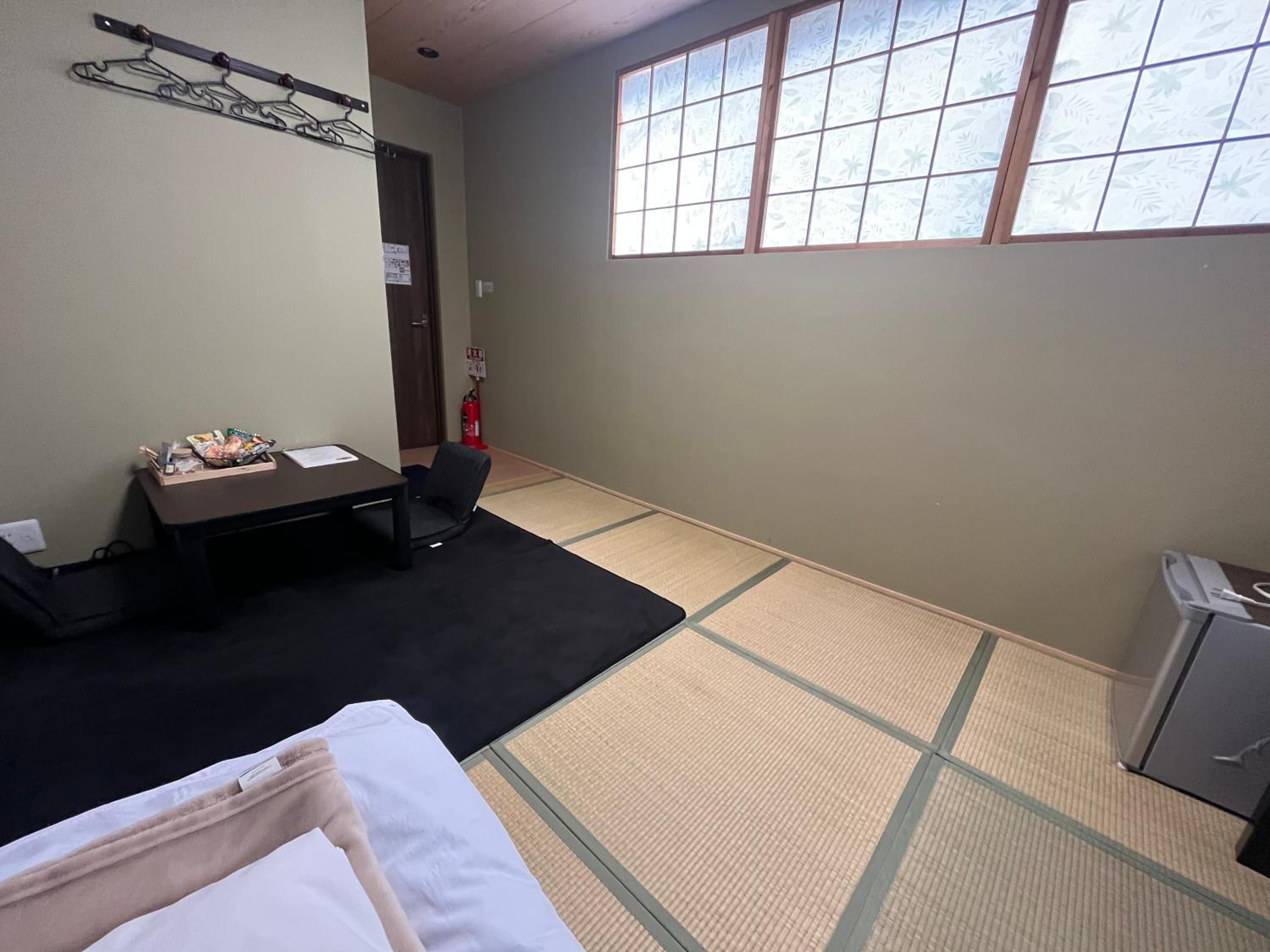 Local Japanese Stay & Sake Experience Namba area