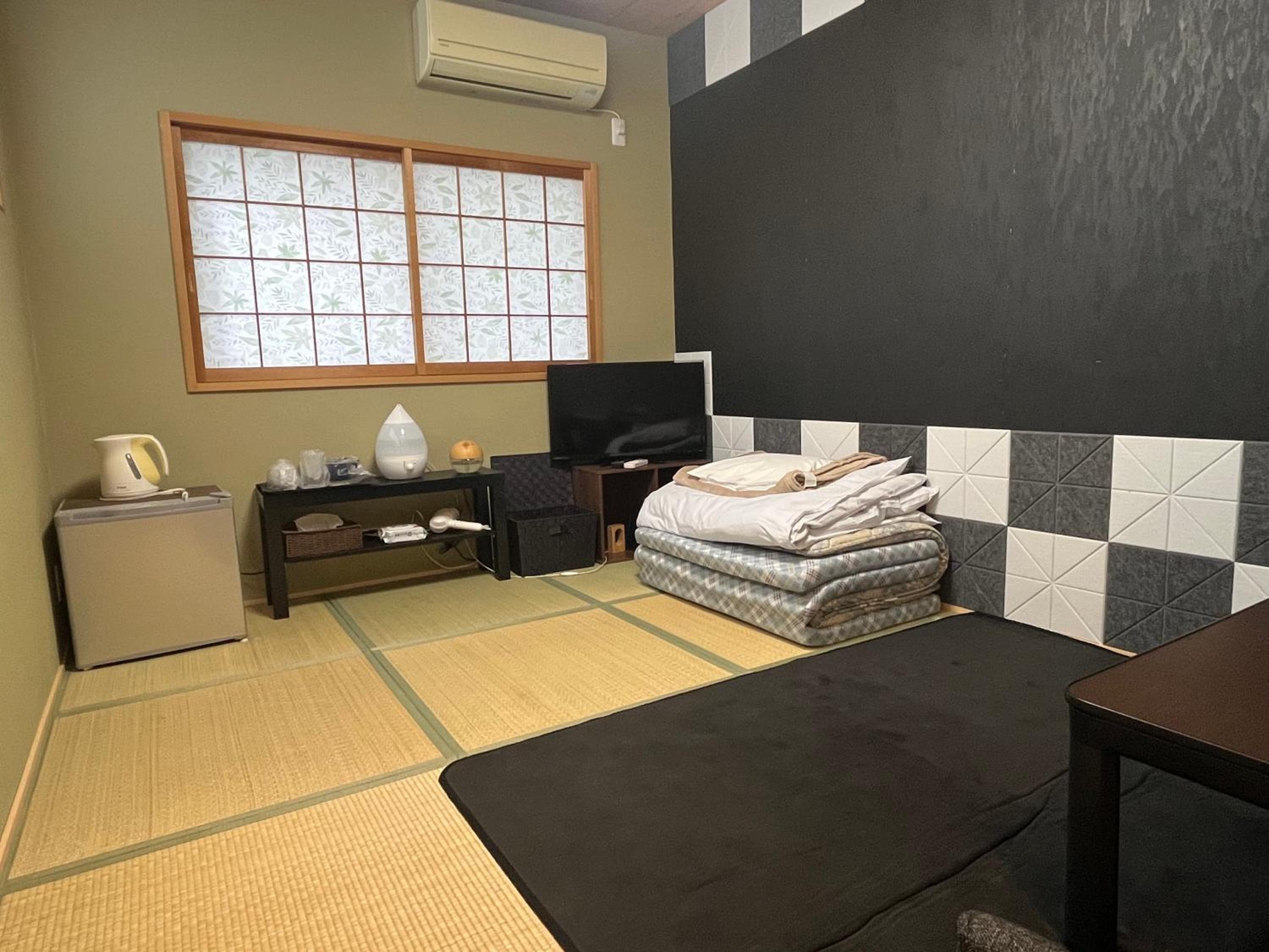 Local Japanese Stay & Sake Experience Namba area