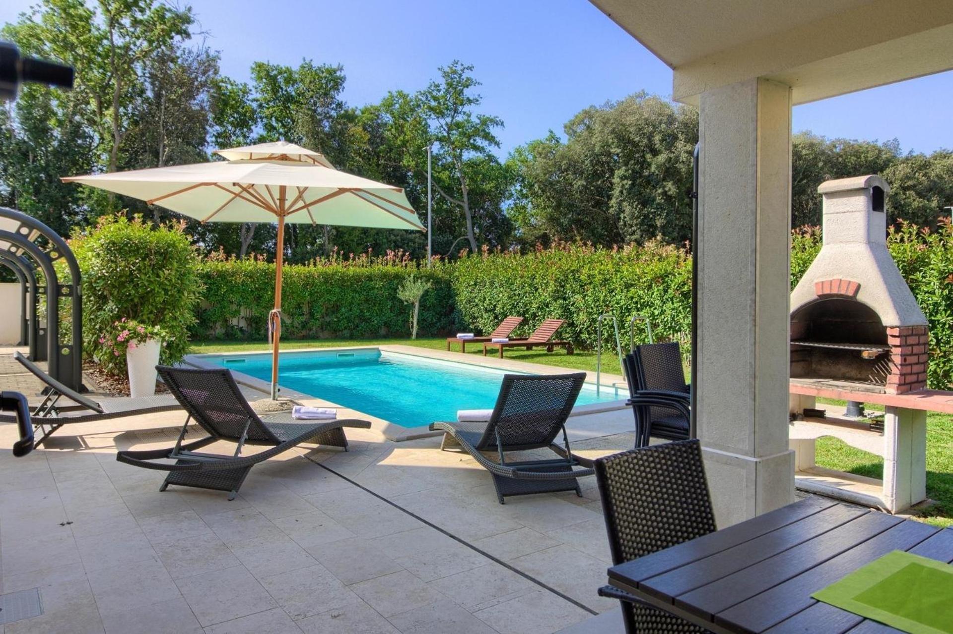 Ferienhaus mit Privatpool für 10 Personen ca 200 qm in Banjole, Istrien Istrische Riviera view 3