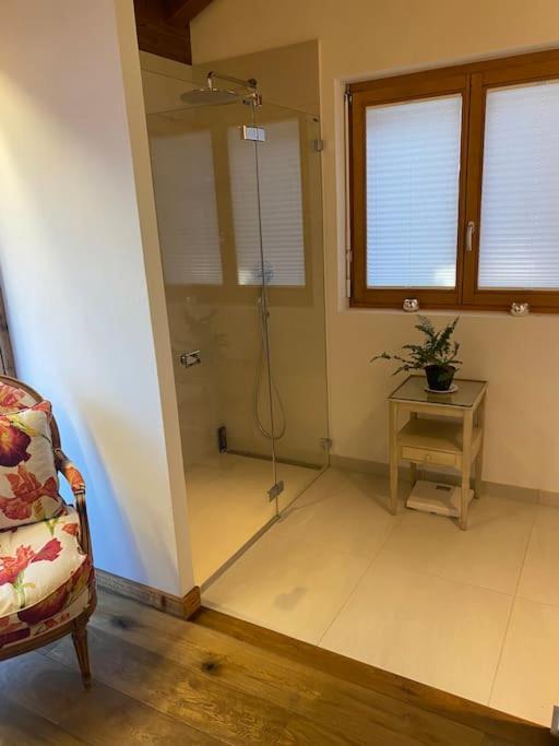 Penthouse spa access , 6 bedroom, 6 baths by Jolidi