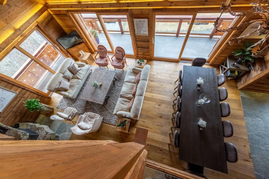 Penthouse spa access , 6 bedroom, 6 baths by Jolidi