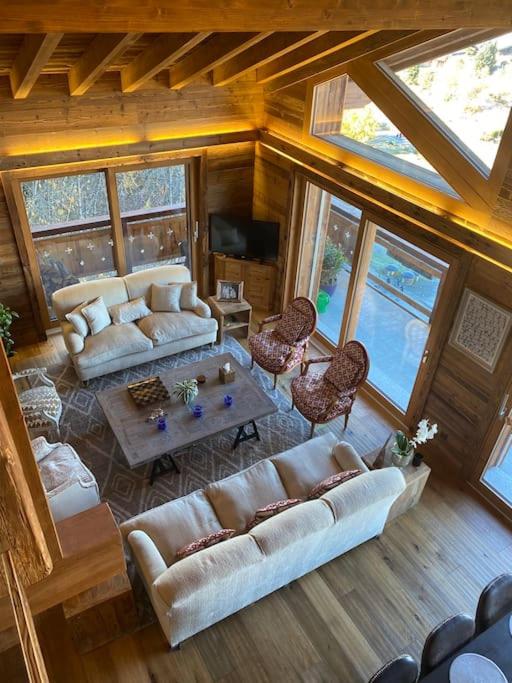 Penthouse spa access , 6 bedroom, 6 baths by Jolidi
