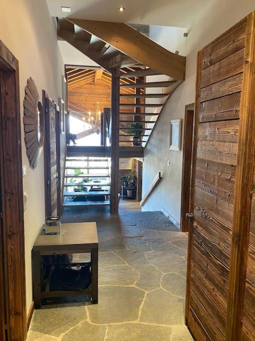 Penthouse spa access , 6 bedroom, 6 baths by Jolidi