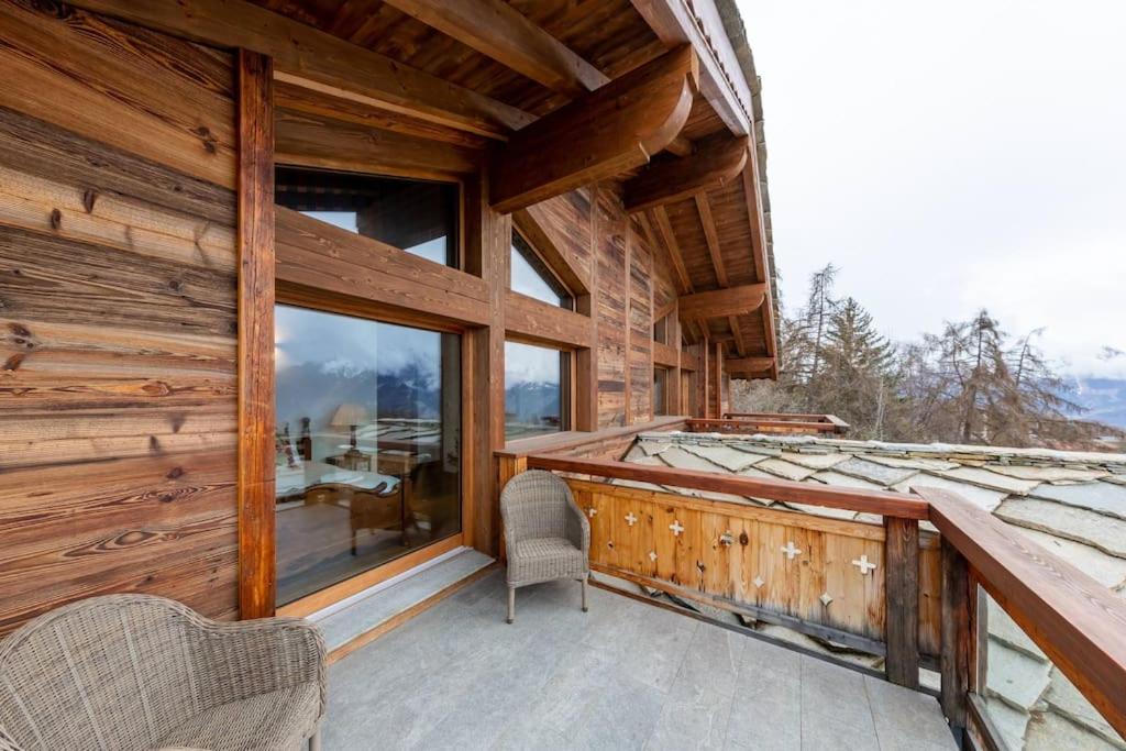 Penthouse spa access , 6 bedroom, 6 baths by Jolidi