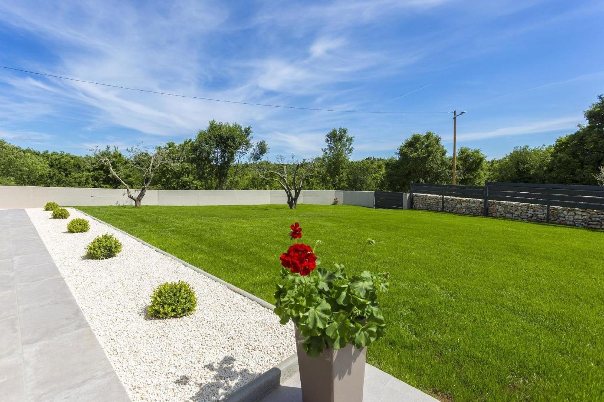 Ferienhaus mit Privatpool für 6 Personen ca 100 qm in Belavici, Istrien Bucht von Raša view 4