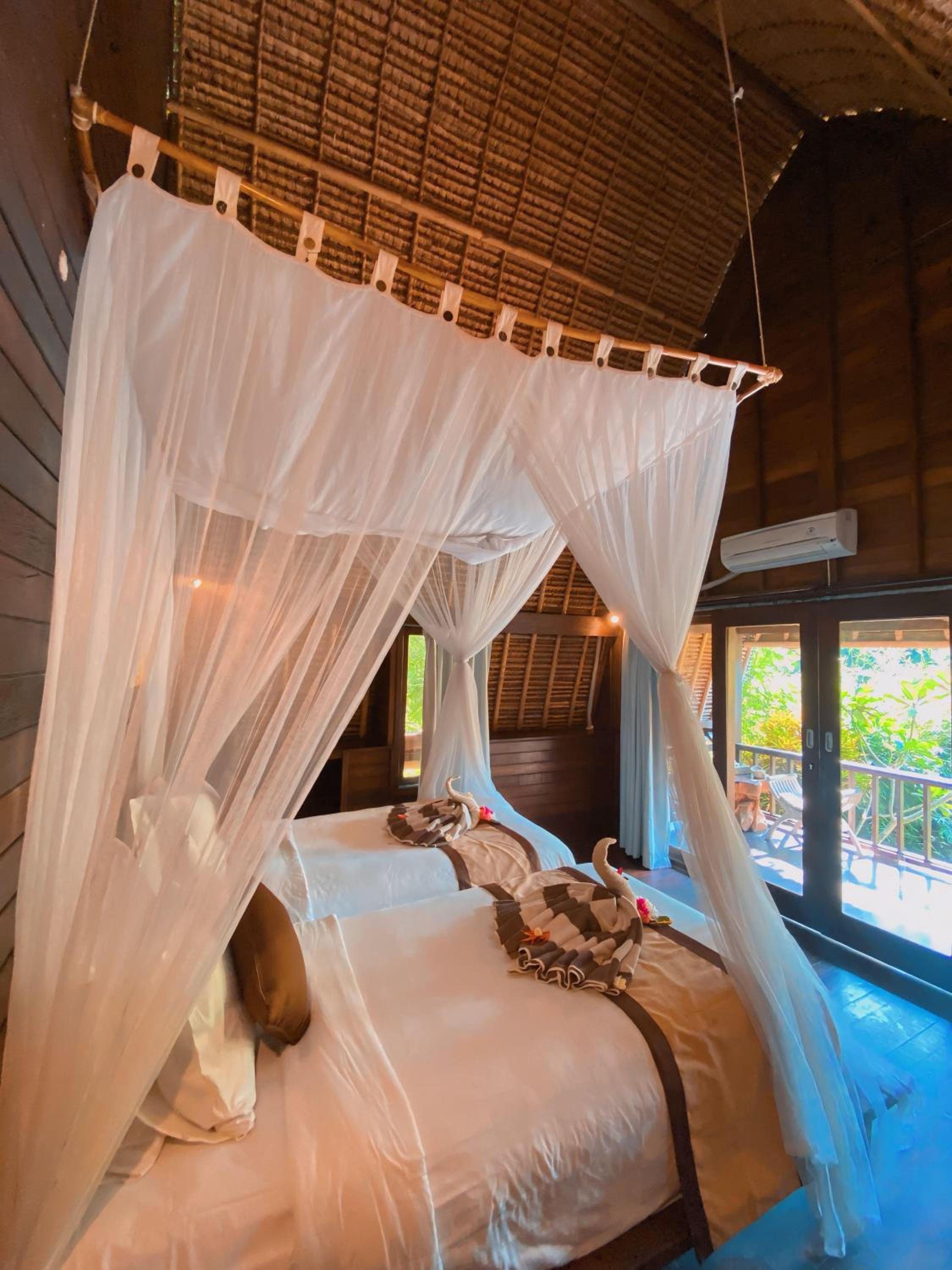 Harta Lembongan Villas