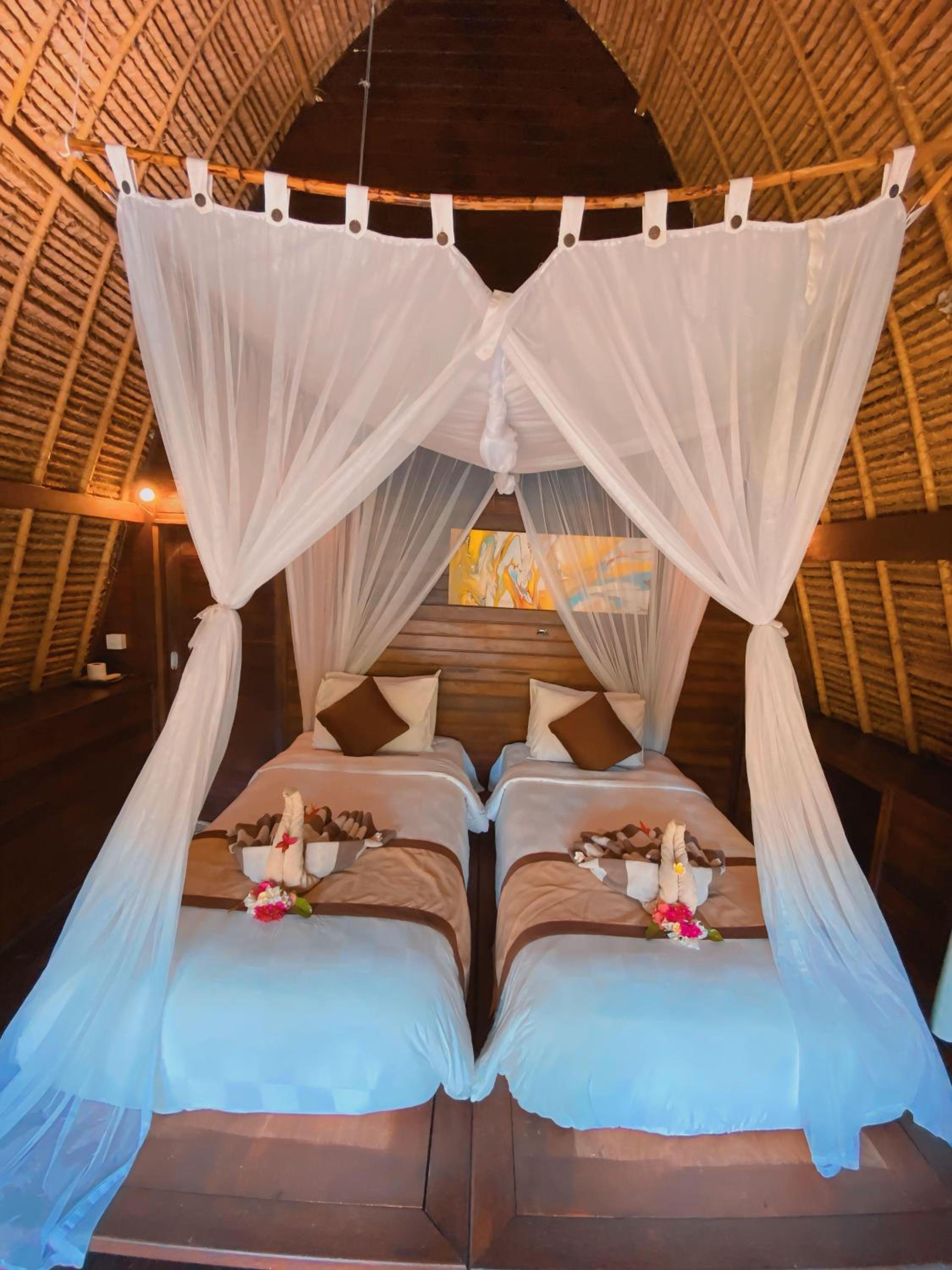 Harta Lembongan Villas