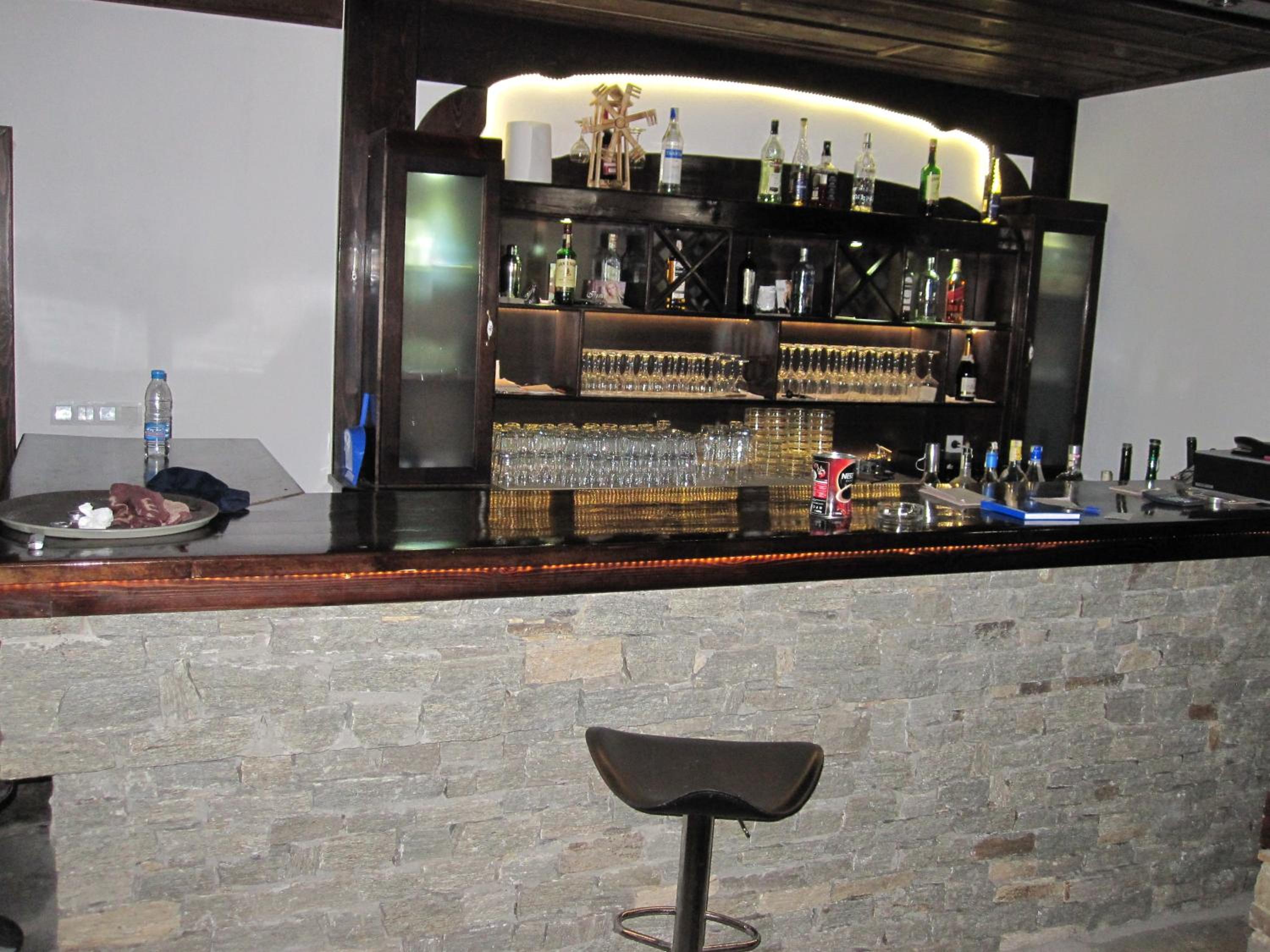 bar