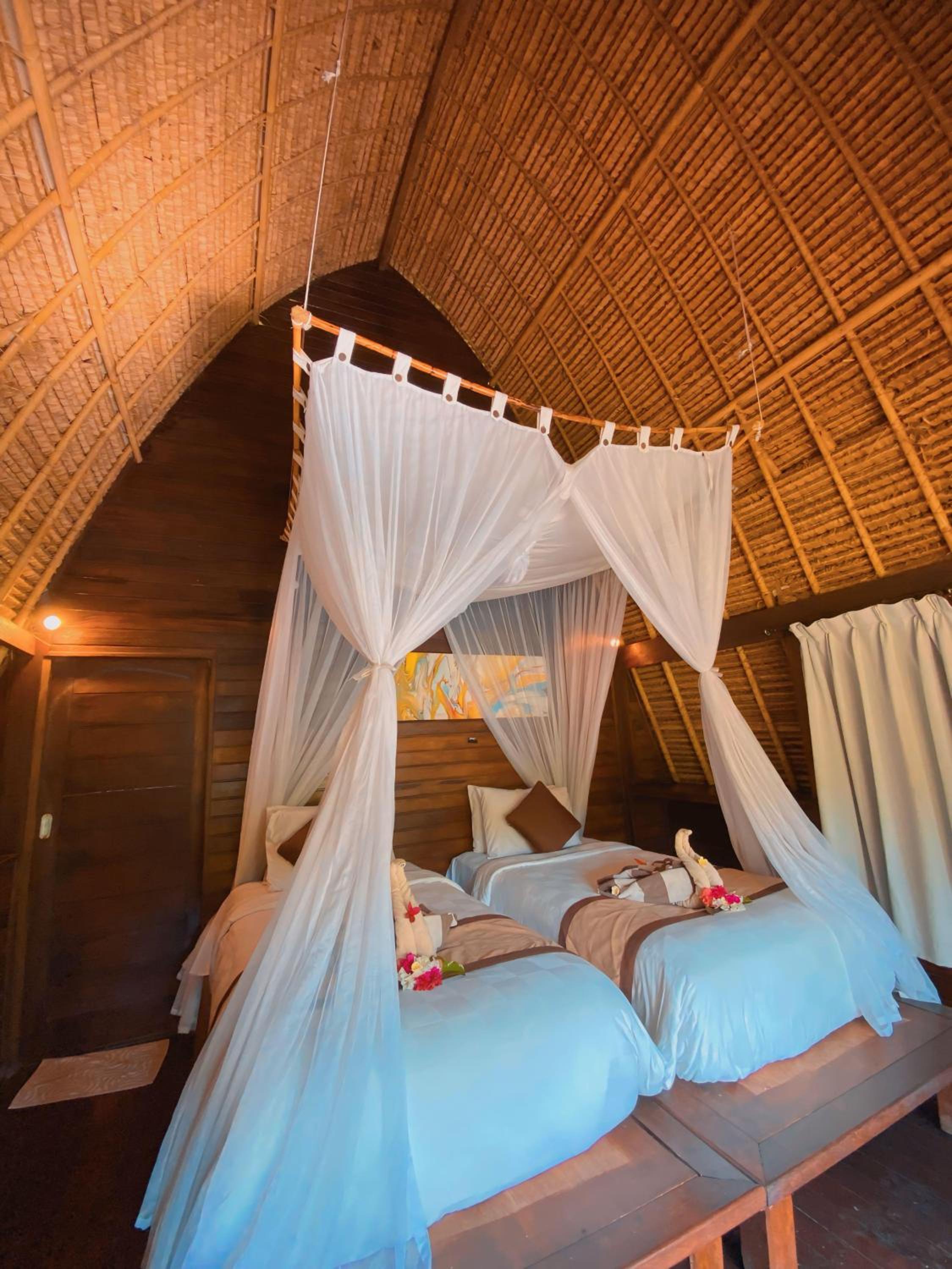 Harta Lembongan Villas