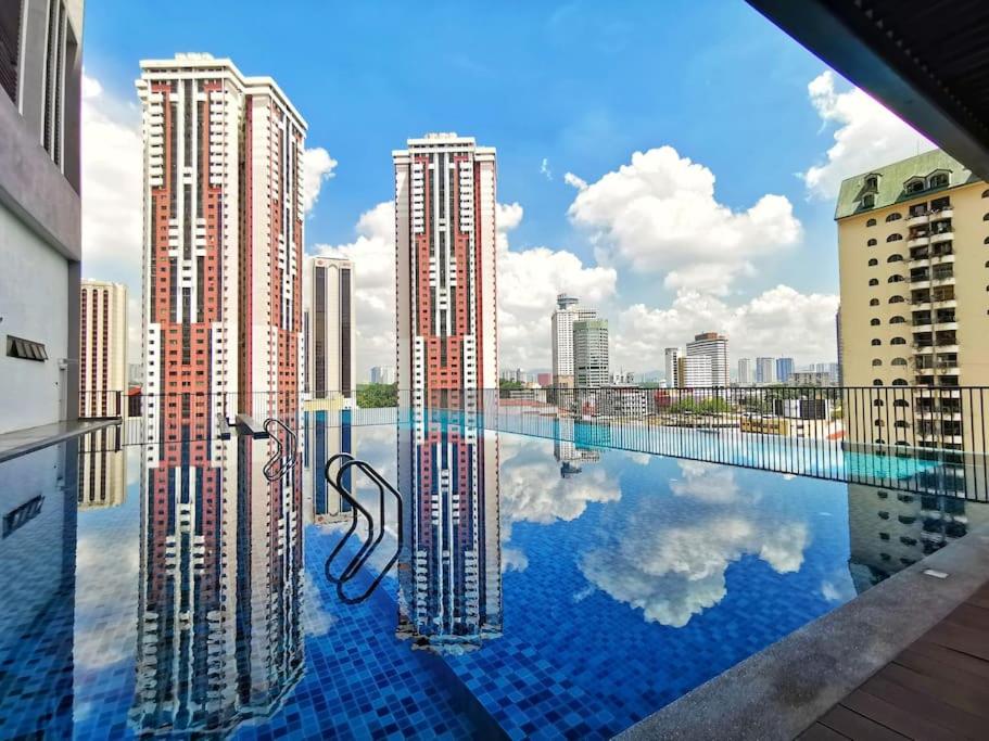 Chambers A Studio Flat, KLCC & KL Tower view, City