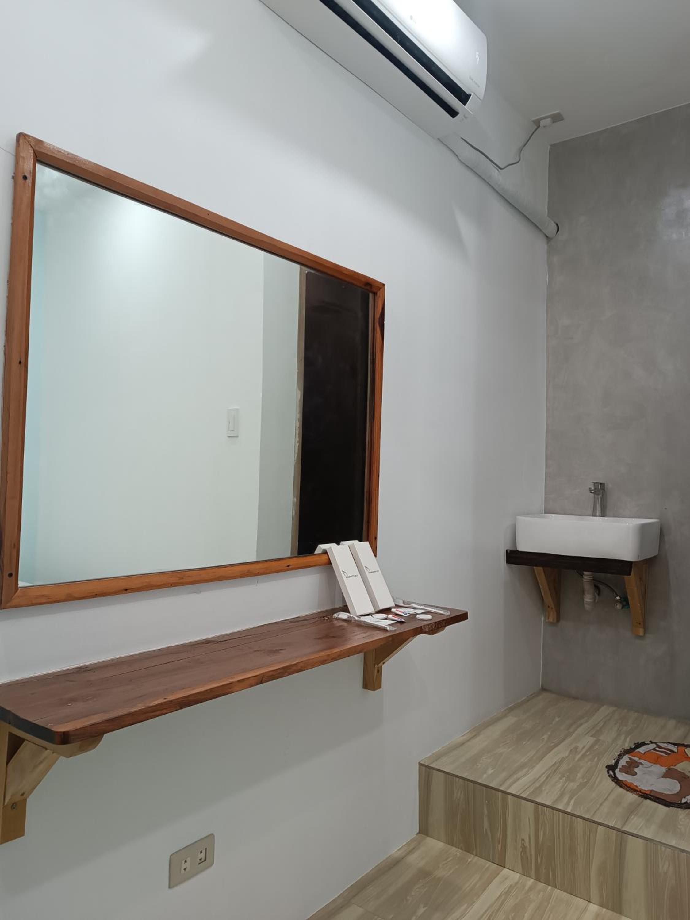 Perona Walk-in suite view 3