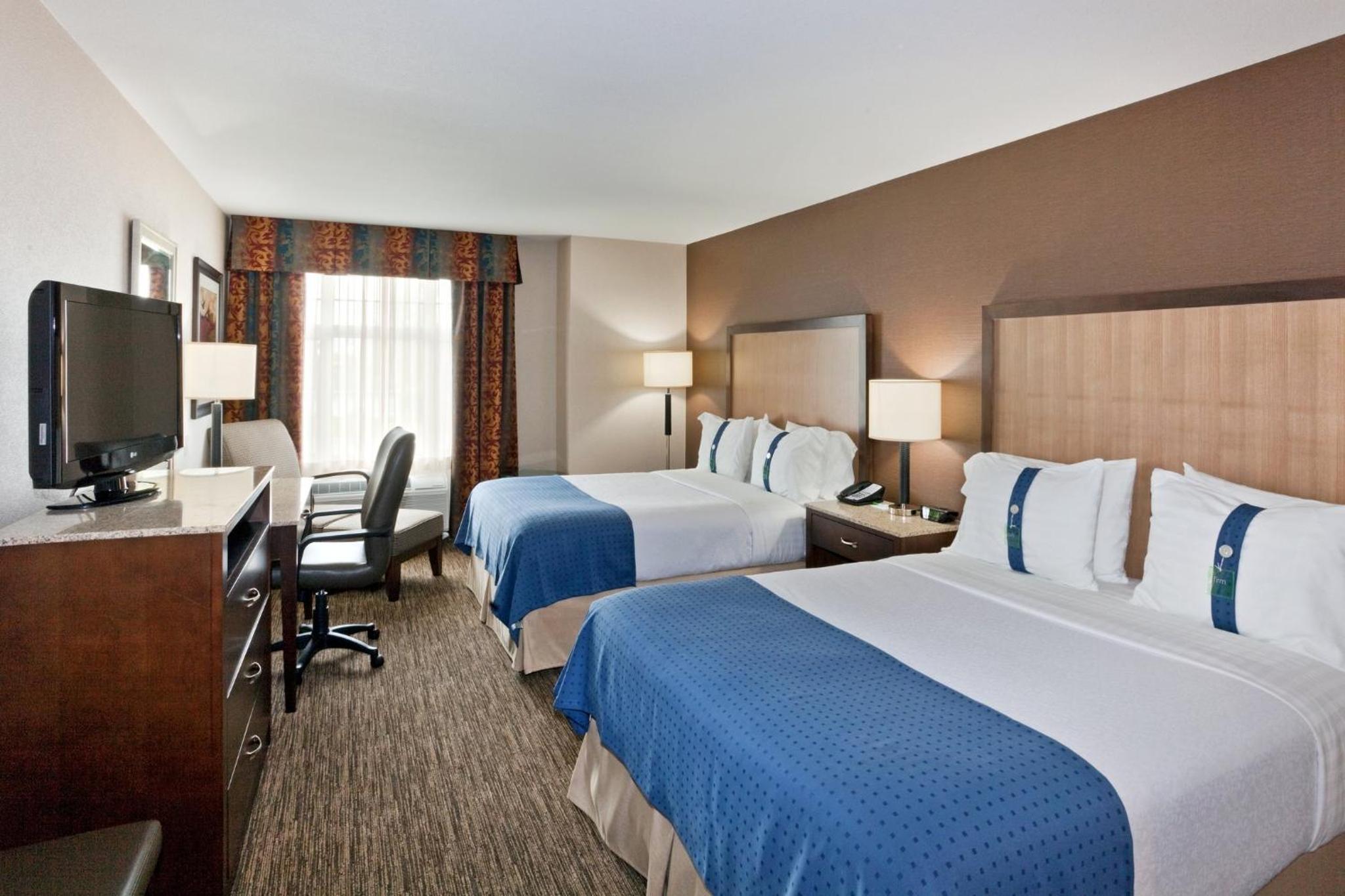 Surrey Vacations - Holiday Inn Hotel  Suites Surrey East - Cloverdale, an IHG Hotel - Property Image 9