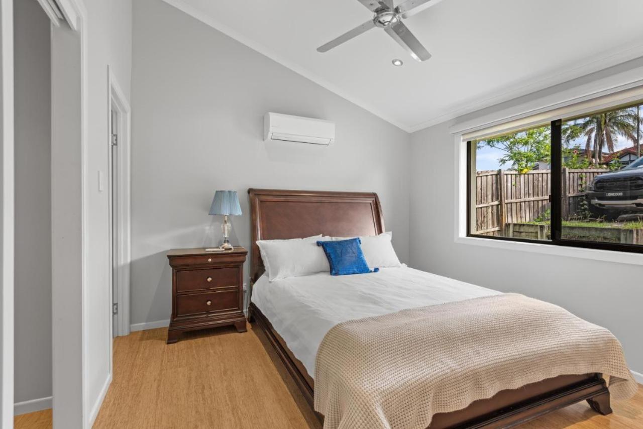 Serene Lakefront Villa, Westlake, Brisbane