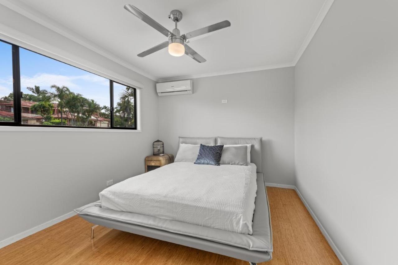 Serene Lakefront Villa, Westlake, Brisbane