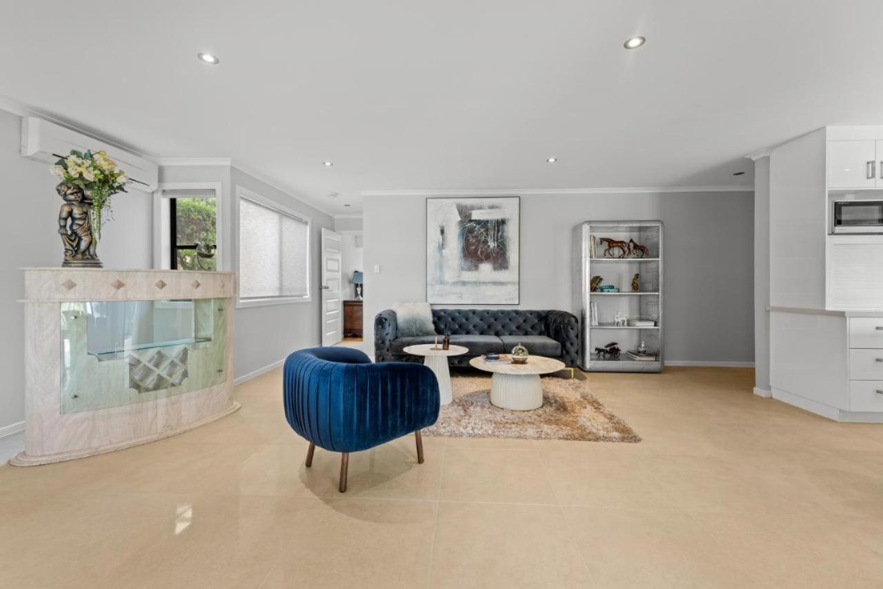 Serene Lakefront Villa, Westlake, Brisbane