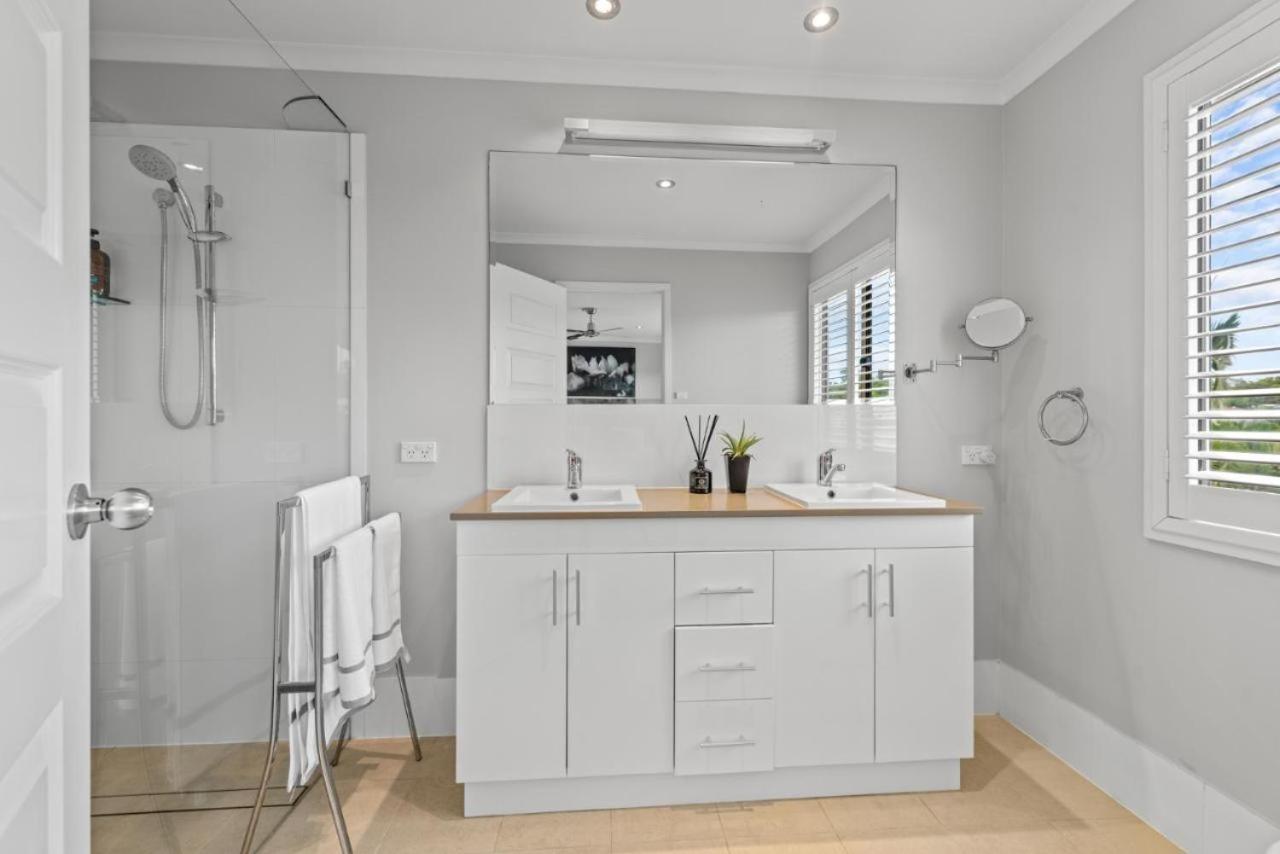 Serene Lakefront Villa, Westlake, Brisbane