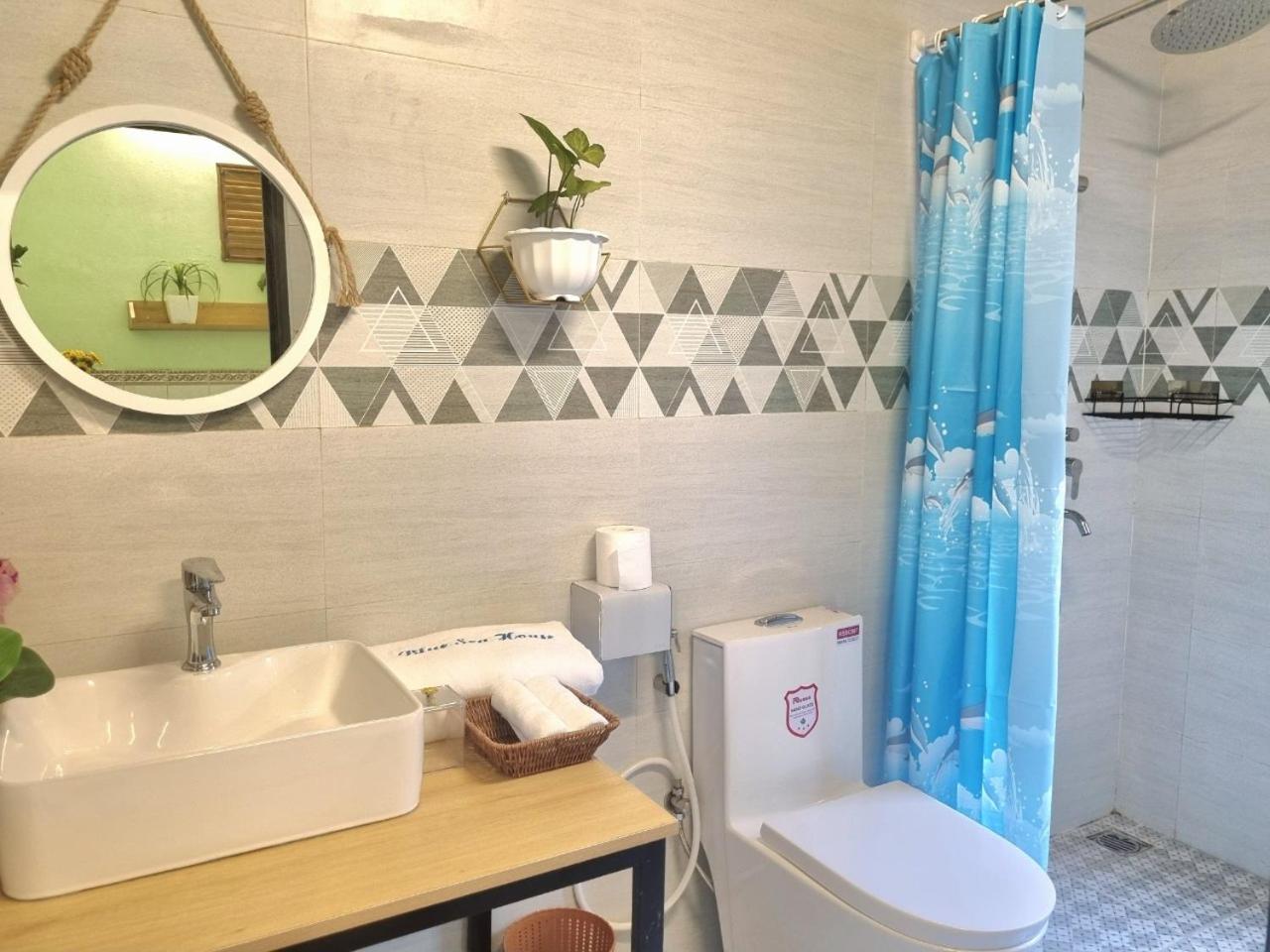 Blue Sea House Quảng Bình - Căn hộ 2 phòng ngủ, phòng khách và phòng bếp view 2