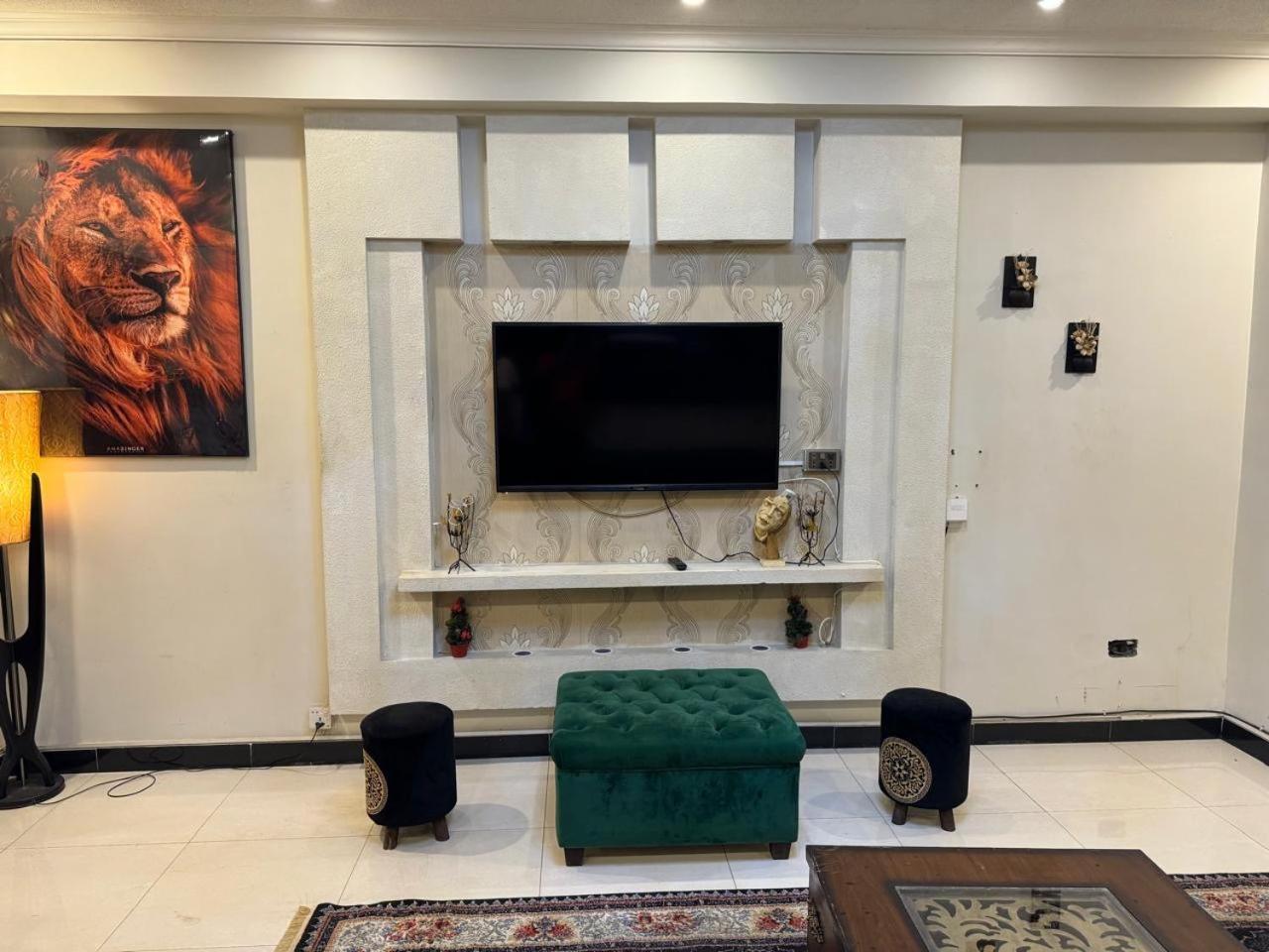 exSTAY.c. Single bed luxury apartment with underground parking view 2