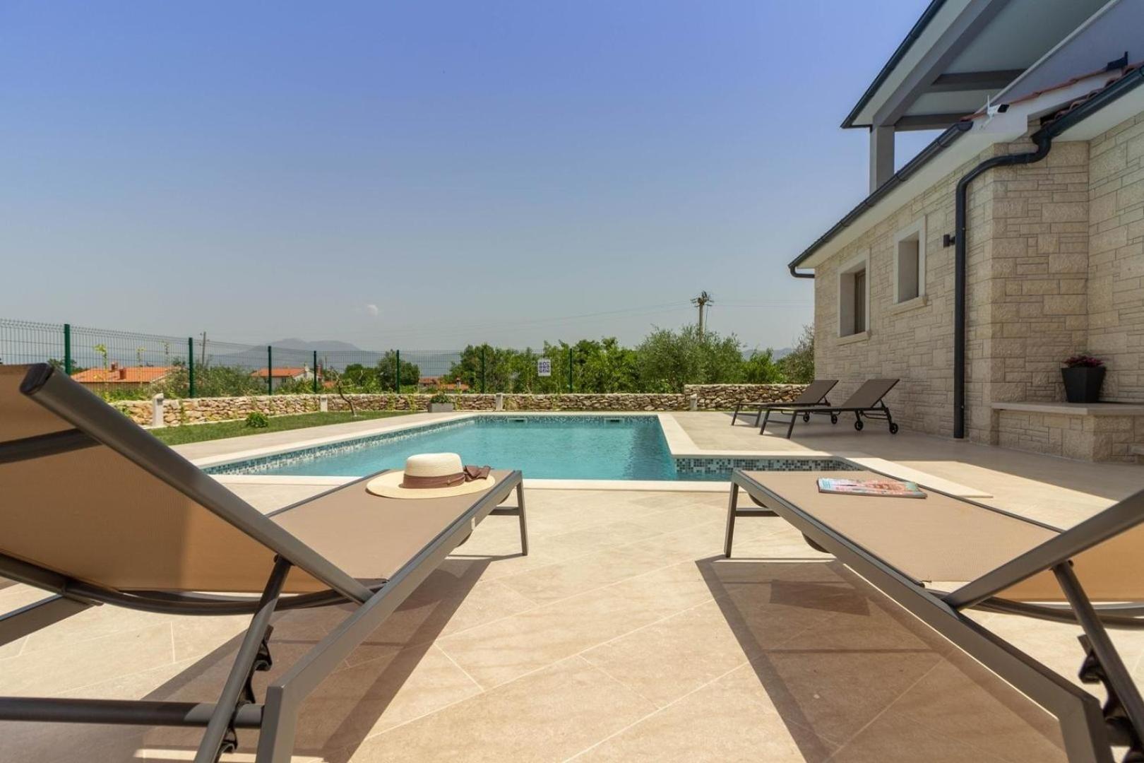 Ferienhaus mit Privatpool für 8 Personen ca 200 qm in Šumber, Istrien Binnenland von Istrien view 2