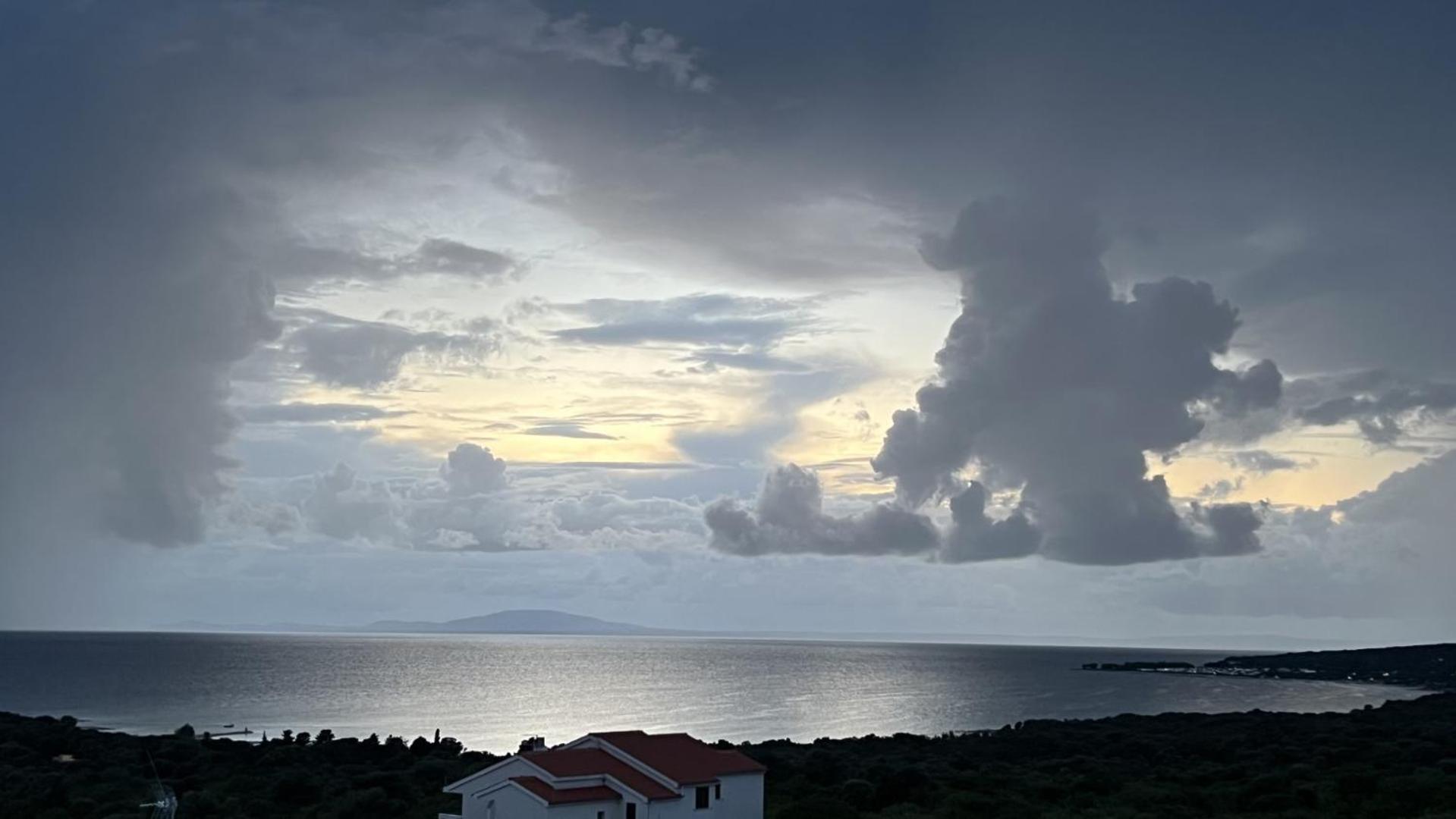Fadila photo 3
