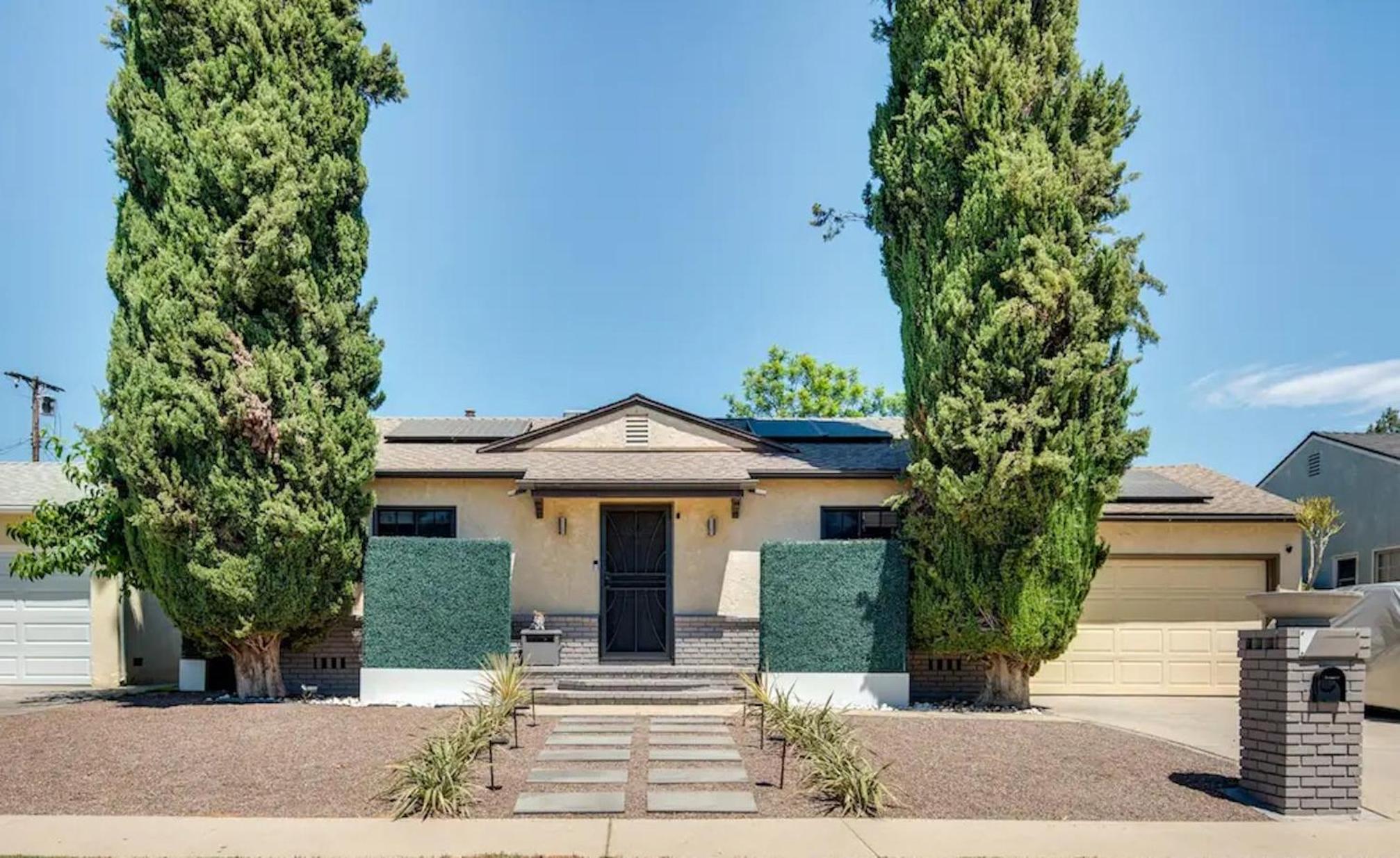 House In Lake Balboa/Los Angeles