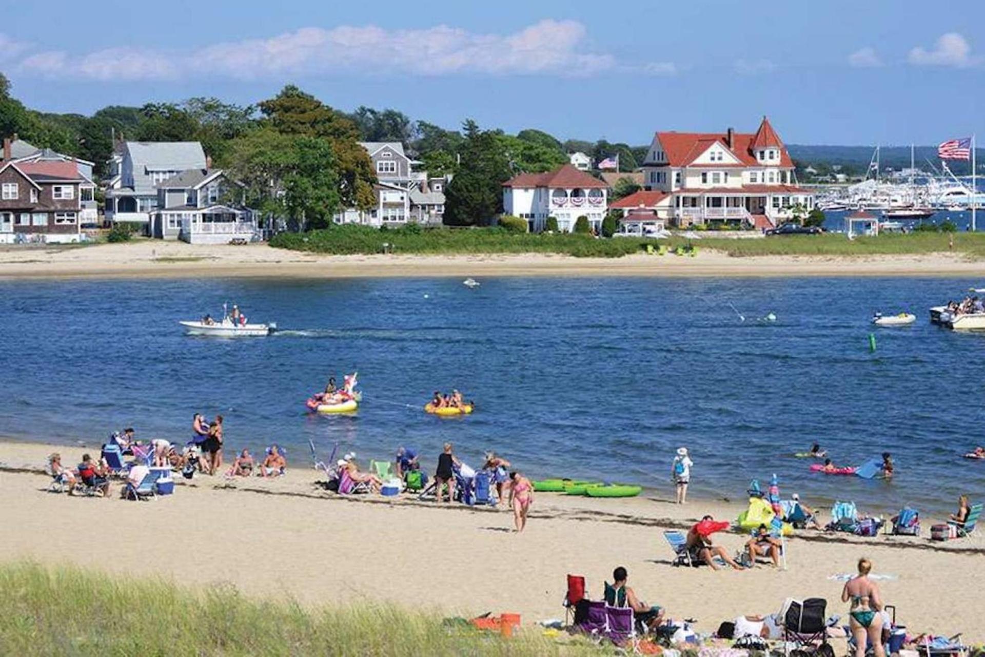 Sunset Beach House Onset Village view 4