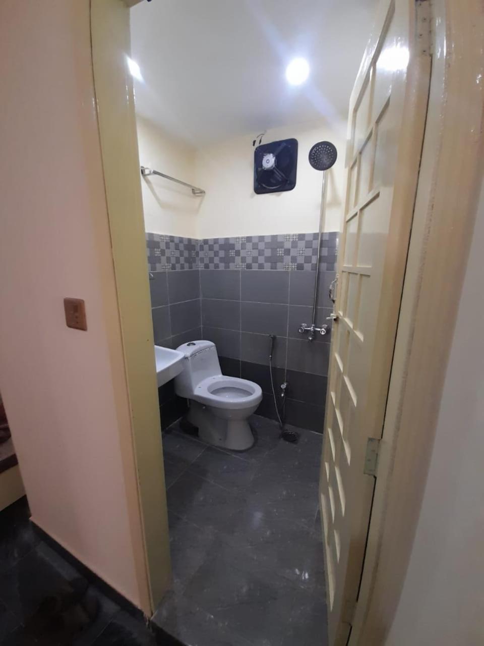 Sajid Apartment Murree view 2