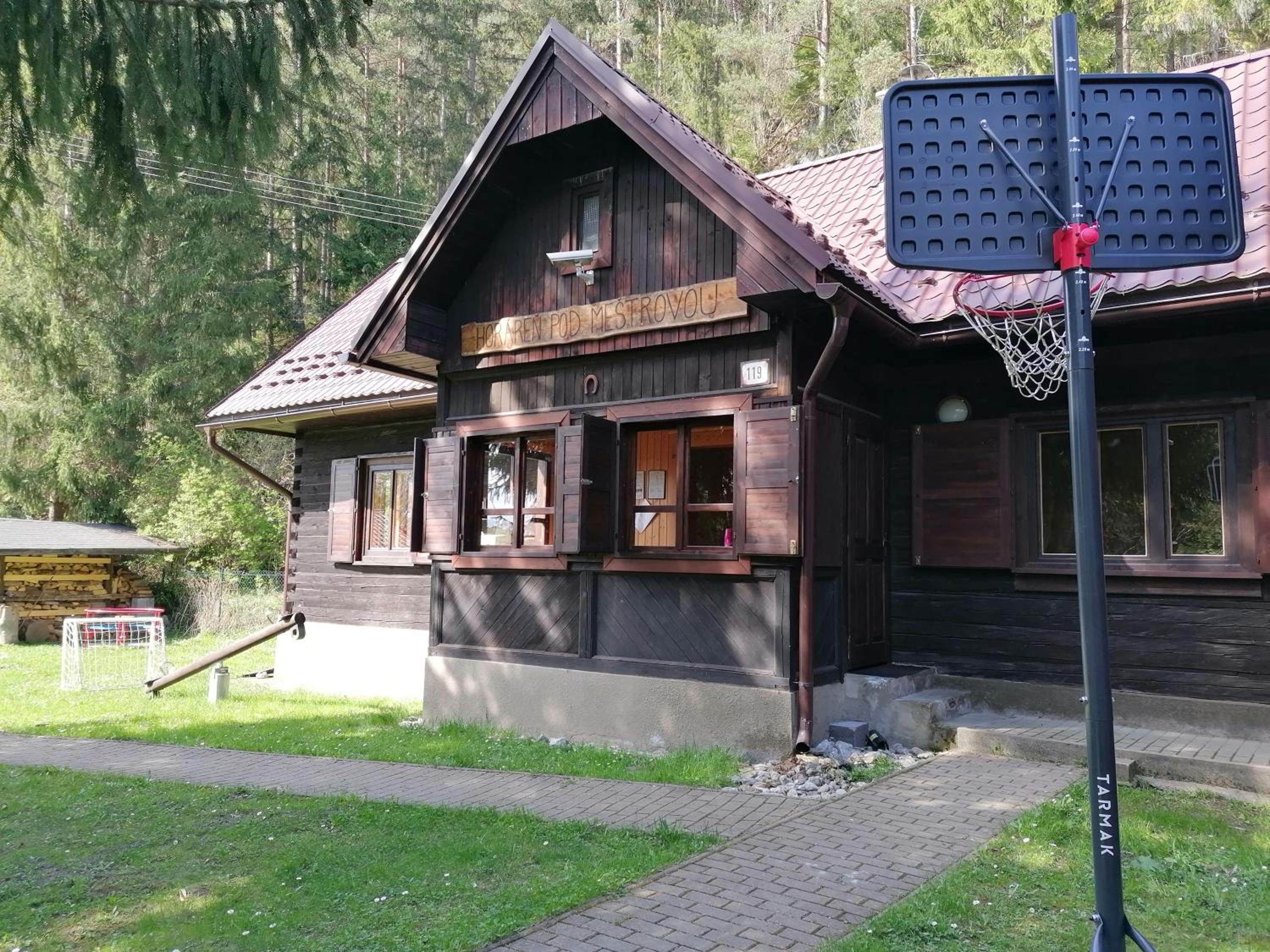 Chata Horáreň Meštrová view 2