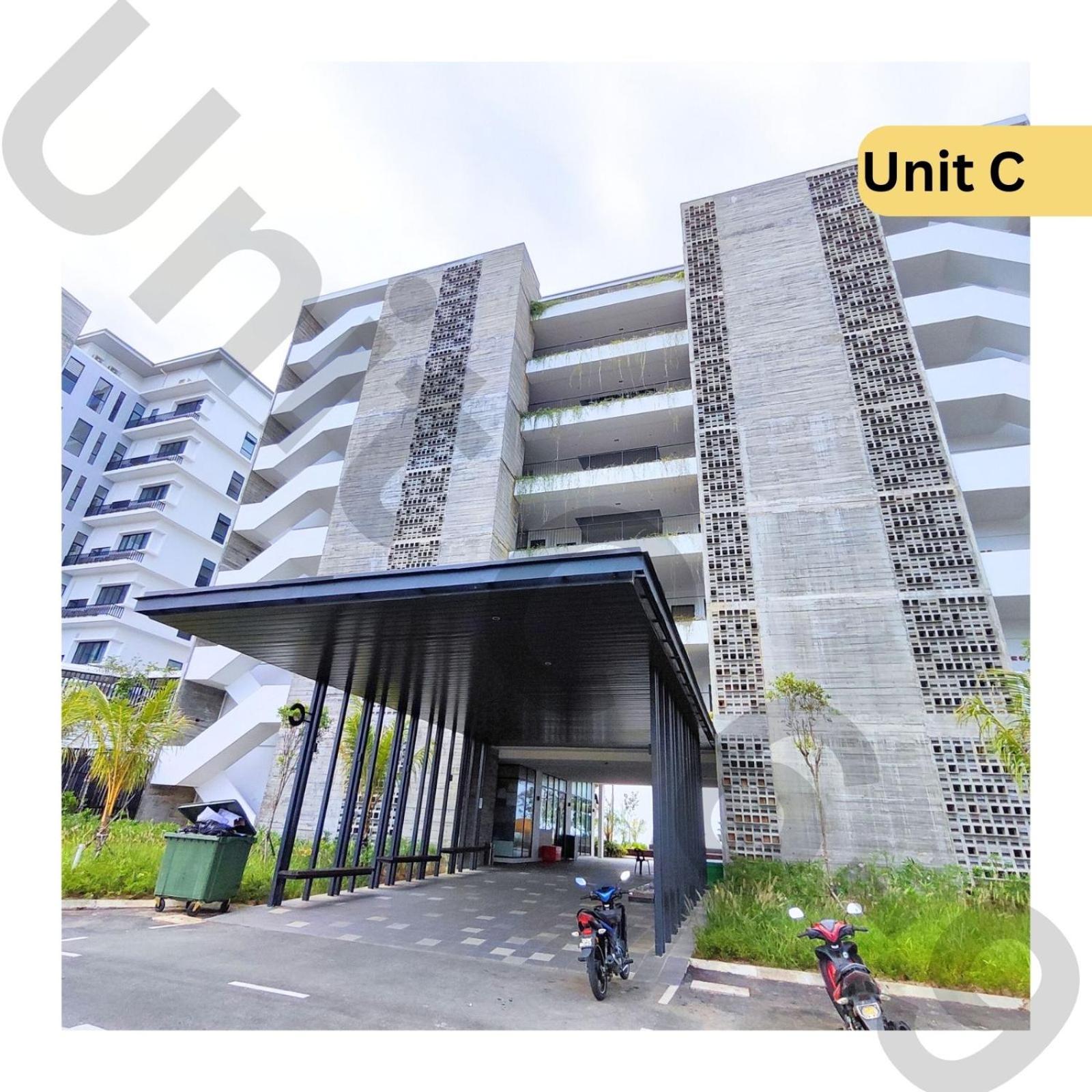Take 3 Roxy Sematan Beach Apartment " Enjoy - Rest - Relax " photo 8