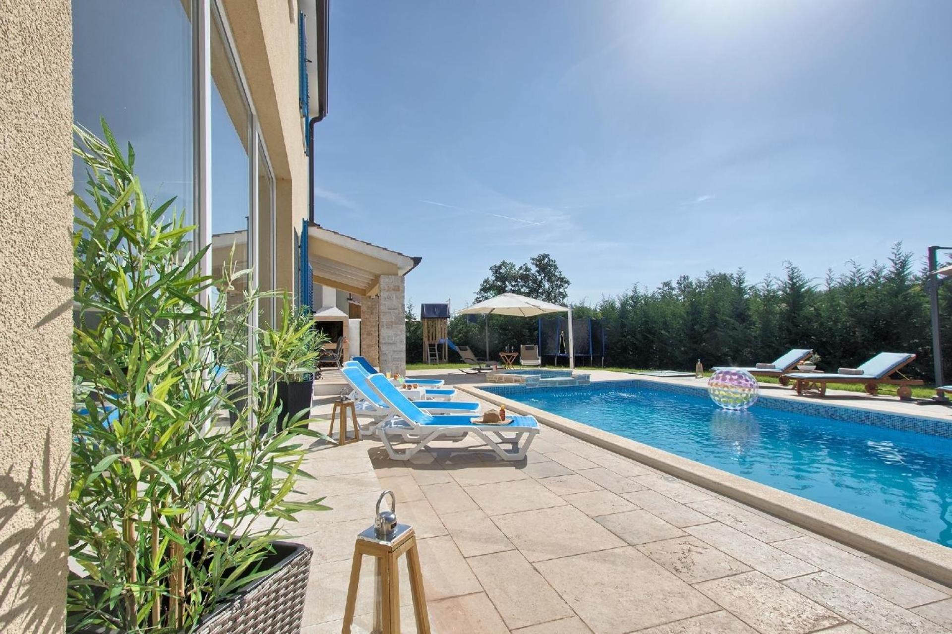 Ferienhaus mit Privatpool für 12 Personen ca 280 qm in Mužini, Istrien Binnenland von Istrien view 2