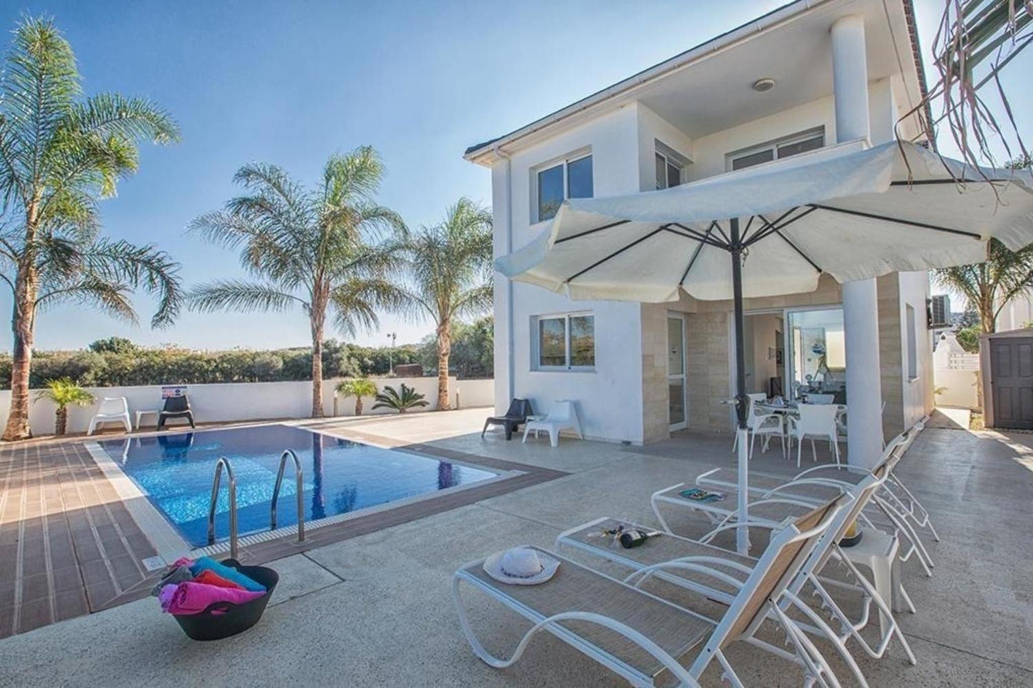 Ferienhaus mit Privatpool für 6 Personen ca 130 qm in Pernera, Südküste von Zypern - b59089