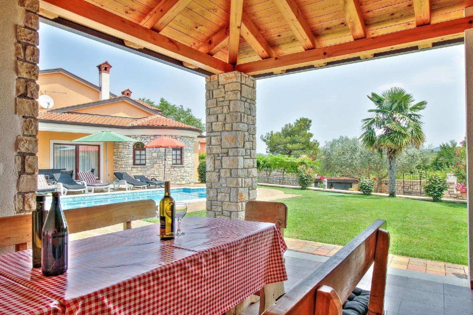 Schöne Ferienvilla Morena Mit Pool view 2