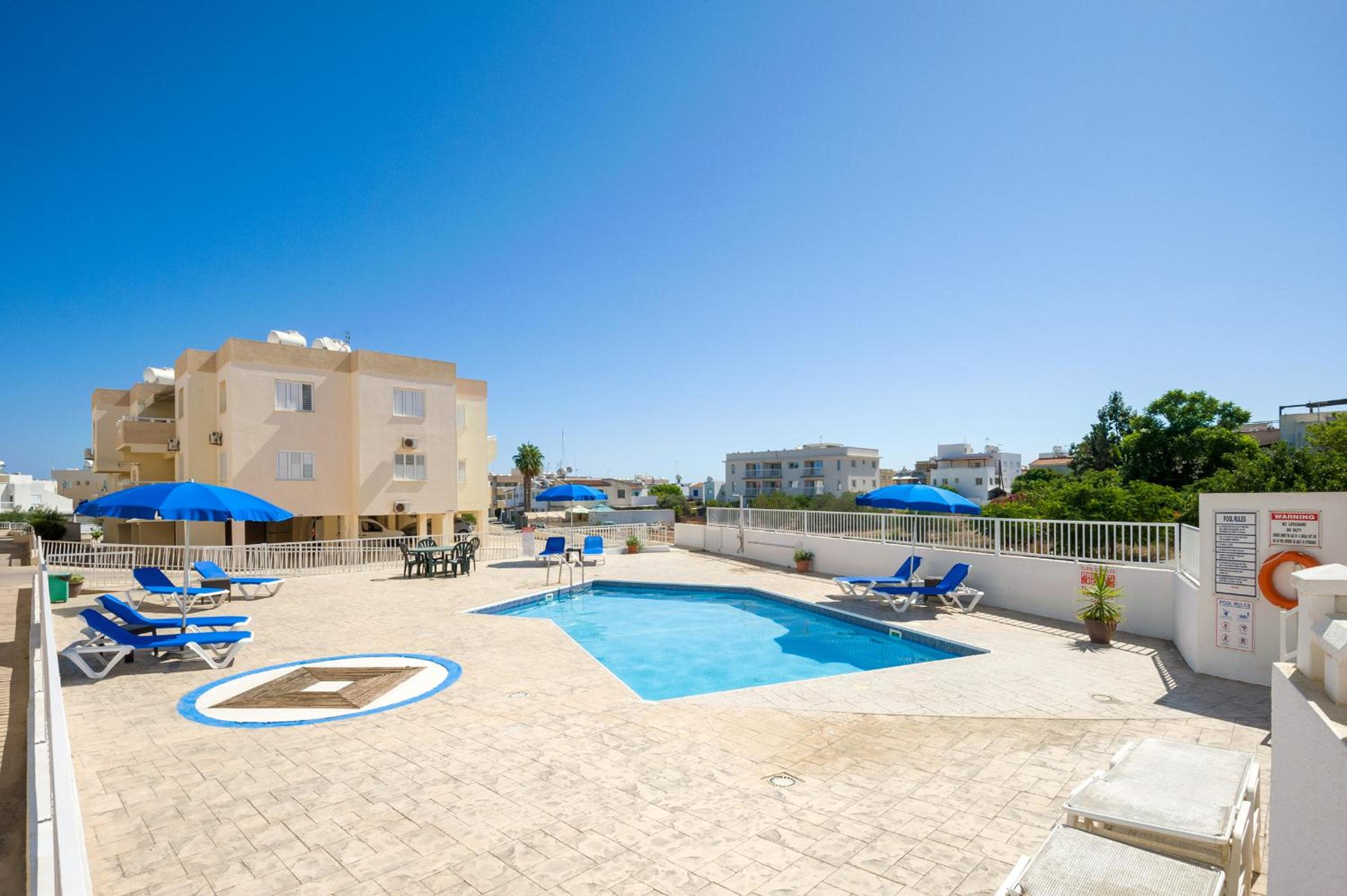 SOFIA APARTMENT 700m away from the beach