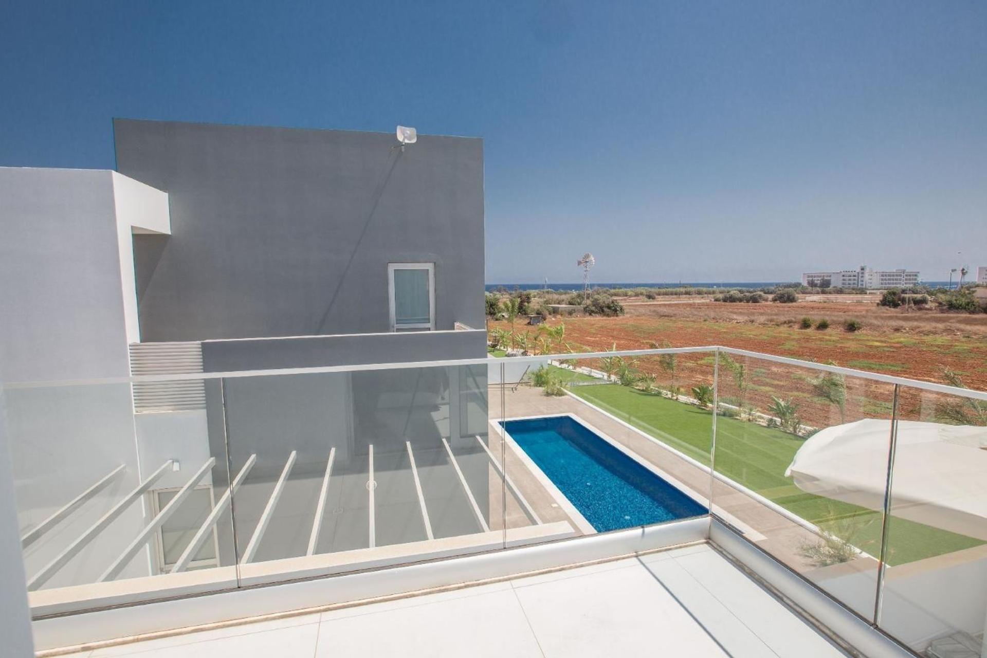 Ferienhaus mit Privatpool für 8 Personen ca 130 qm in Pernera, Südküste von Zypern