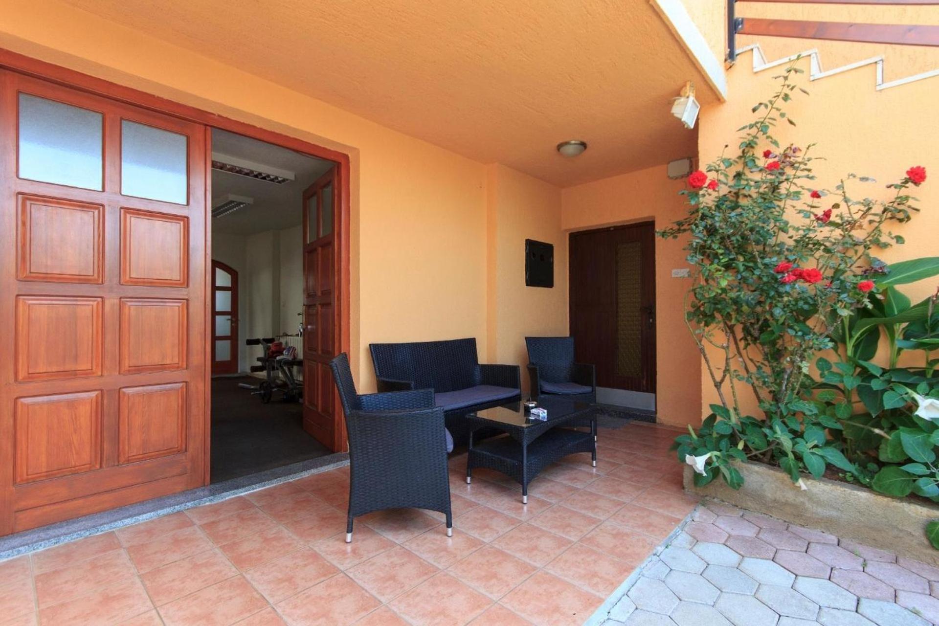 Haus In Vinkuran Mit Pool Und Bergblick view 5
