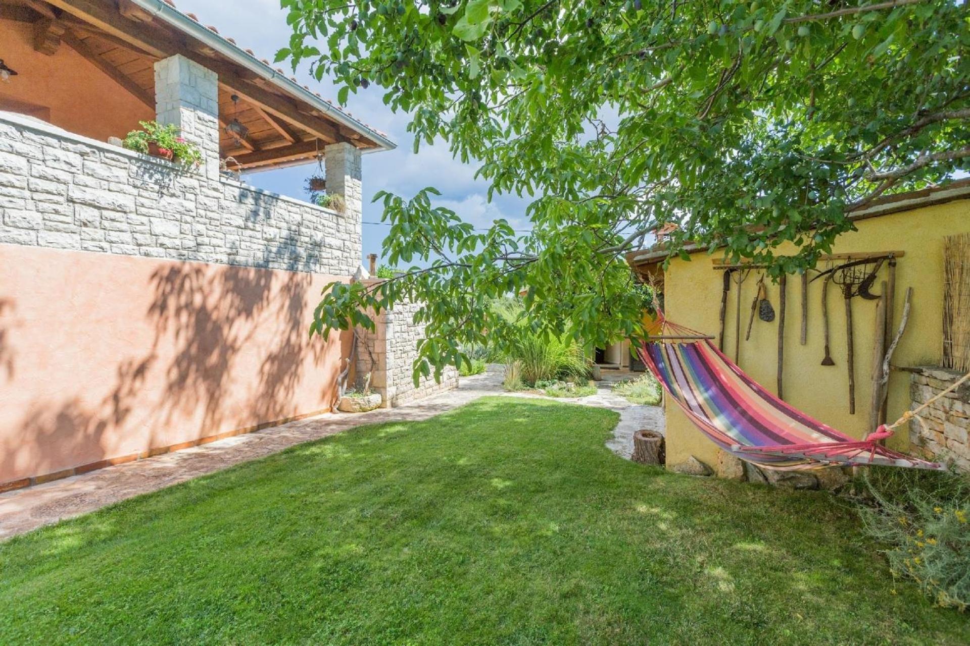 Ferienhaus mit Privatpool für 6 Personen ca 140 qm in Svetvincenat, Istrien Binnenland von Istrien