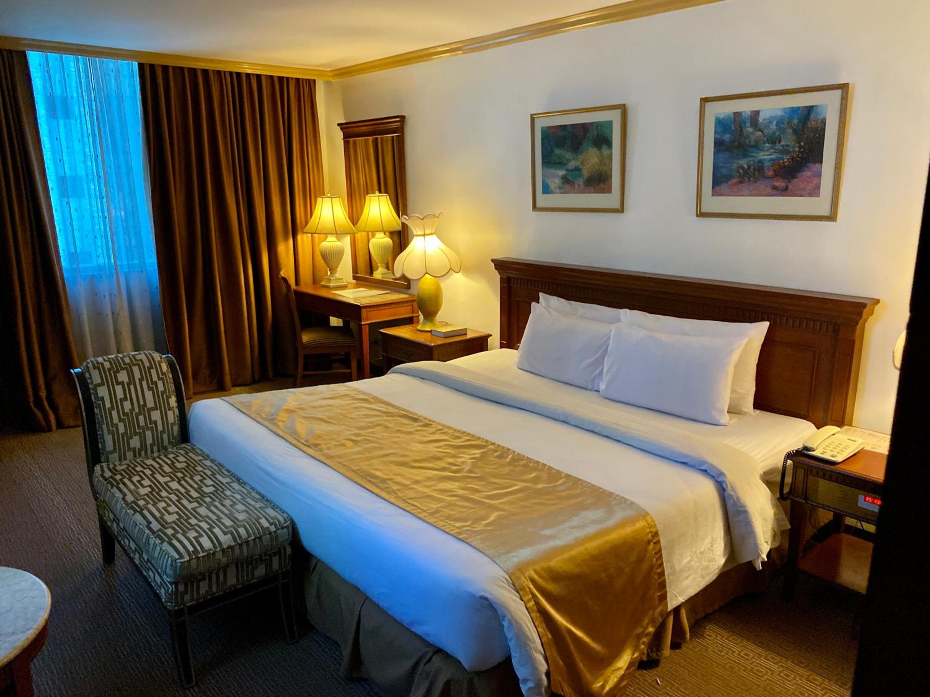 Maharaja Oriental Suite Makati