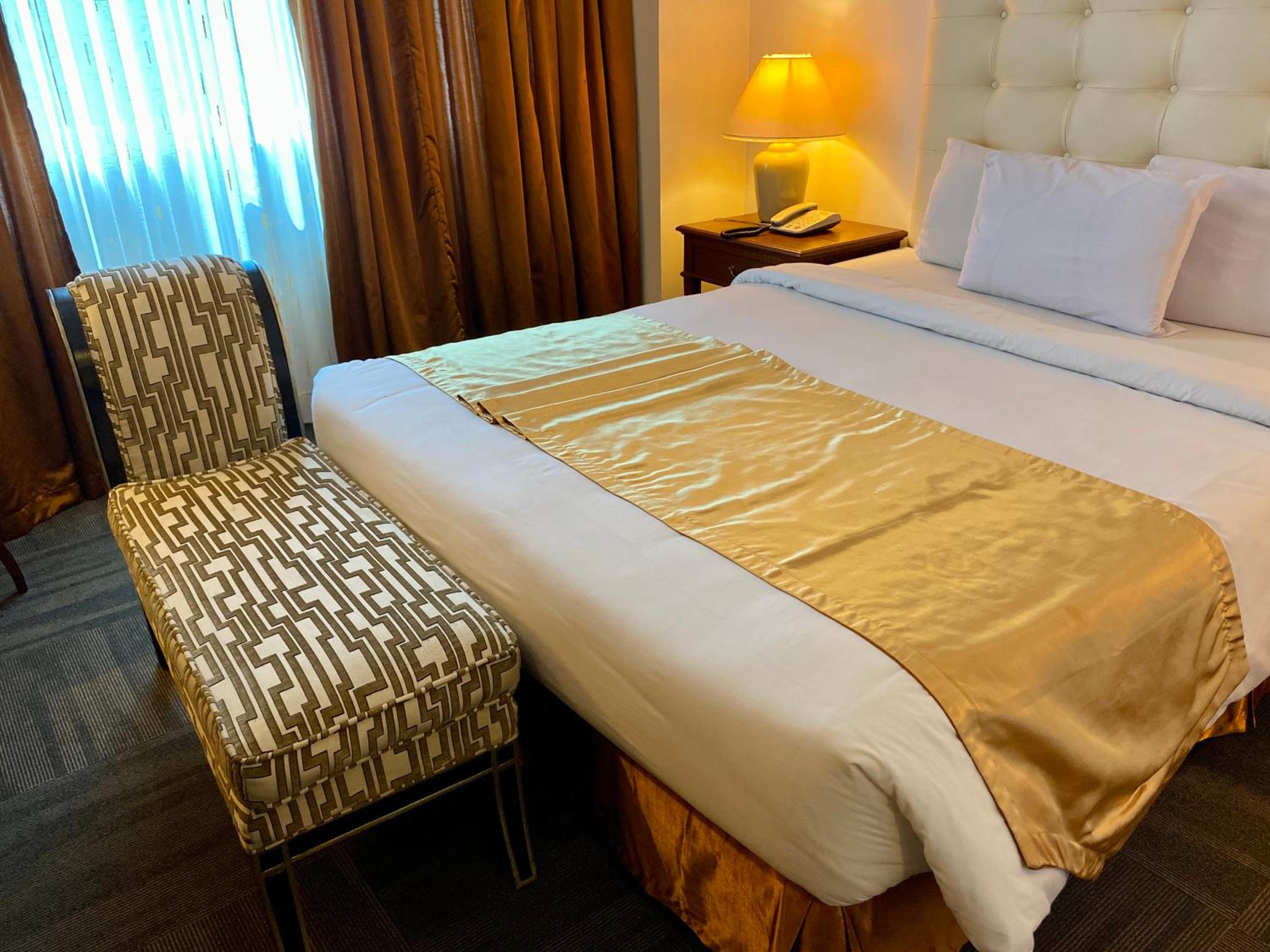 Maharaja Oriental Suite Makati
