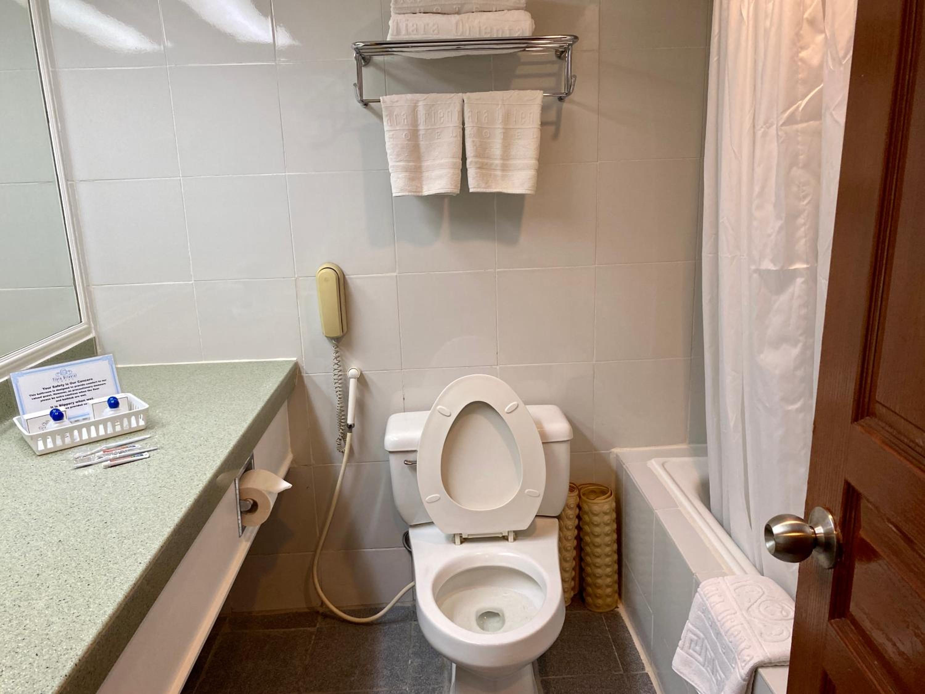 Maharaja Oriental Suite Makati